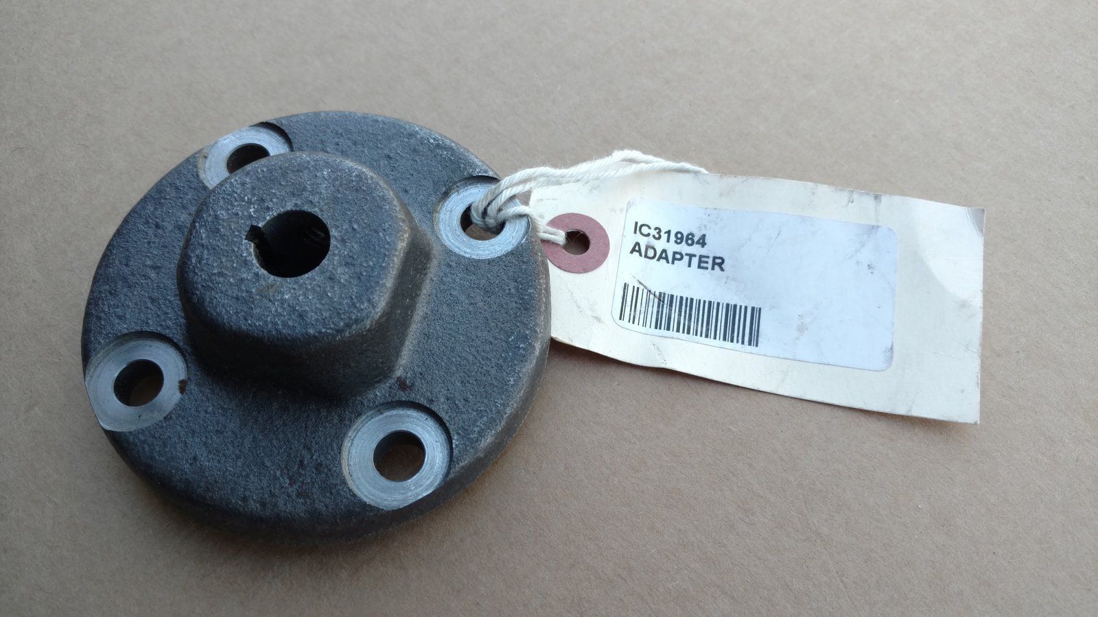 C31964 ADAPTER - DR (MACH) ONAN 1/2
