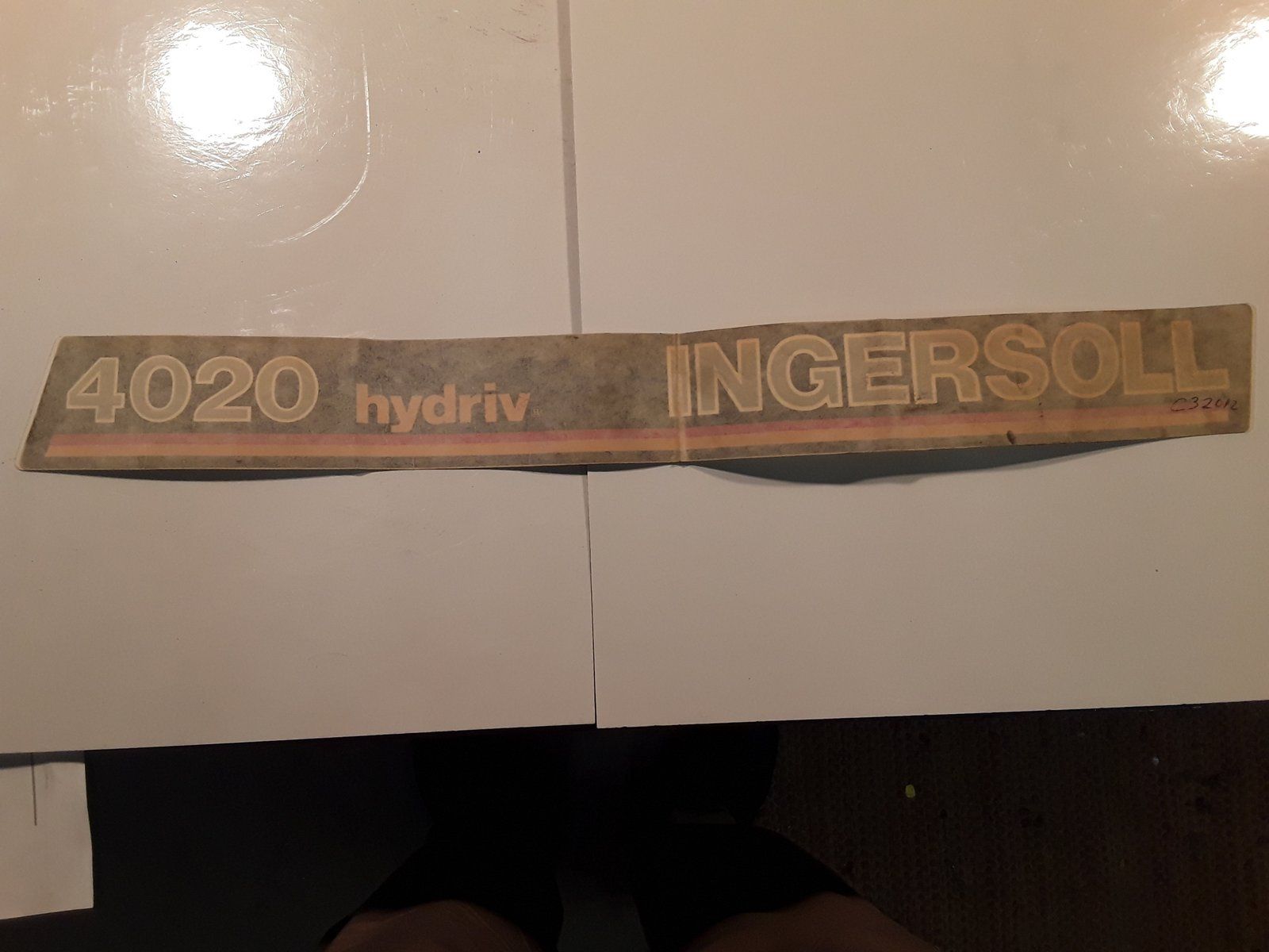 C32012 DECAL HOOD RH 4020 - Ingersoll/Case Tractor Part