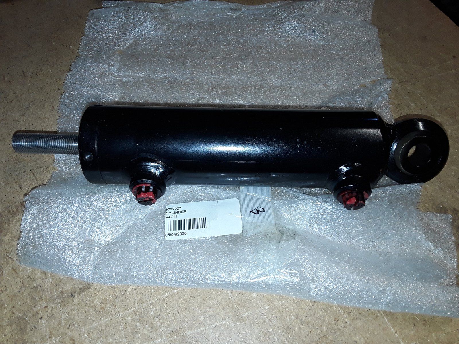 C32027 CYLINDER (ASSY) HYD ST - Ingersoll/Case Tractor Part