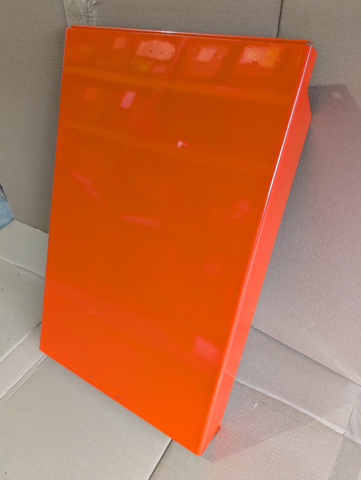 C32040 HOOD (LDR & LDR/BH) - Ingersoll/Case Tractor Part