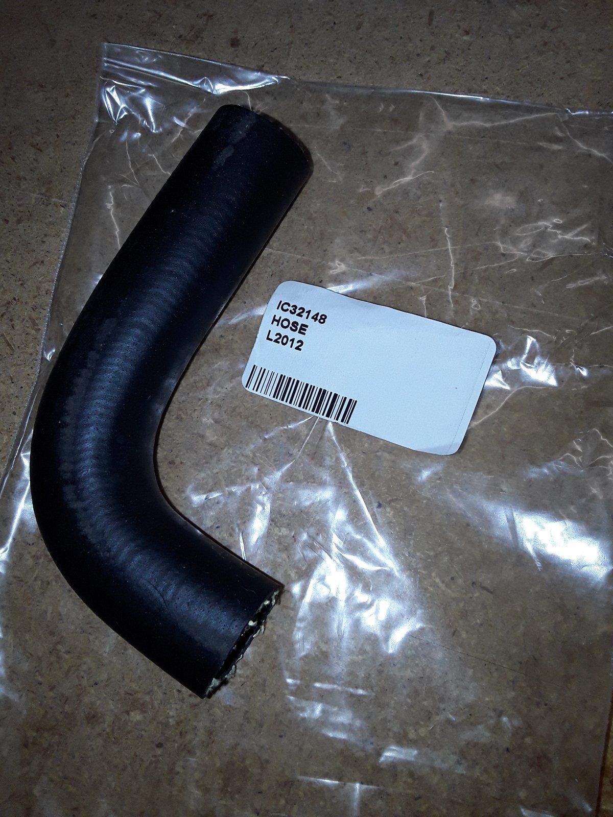 C32148 HOSE 90 DEG 3/4 IDx2.03x4.0 - Ingersoll/Case Tractor Part