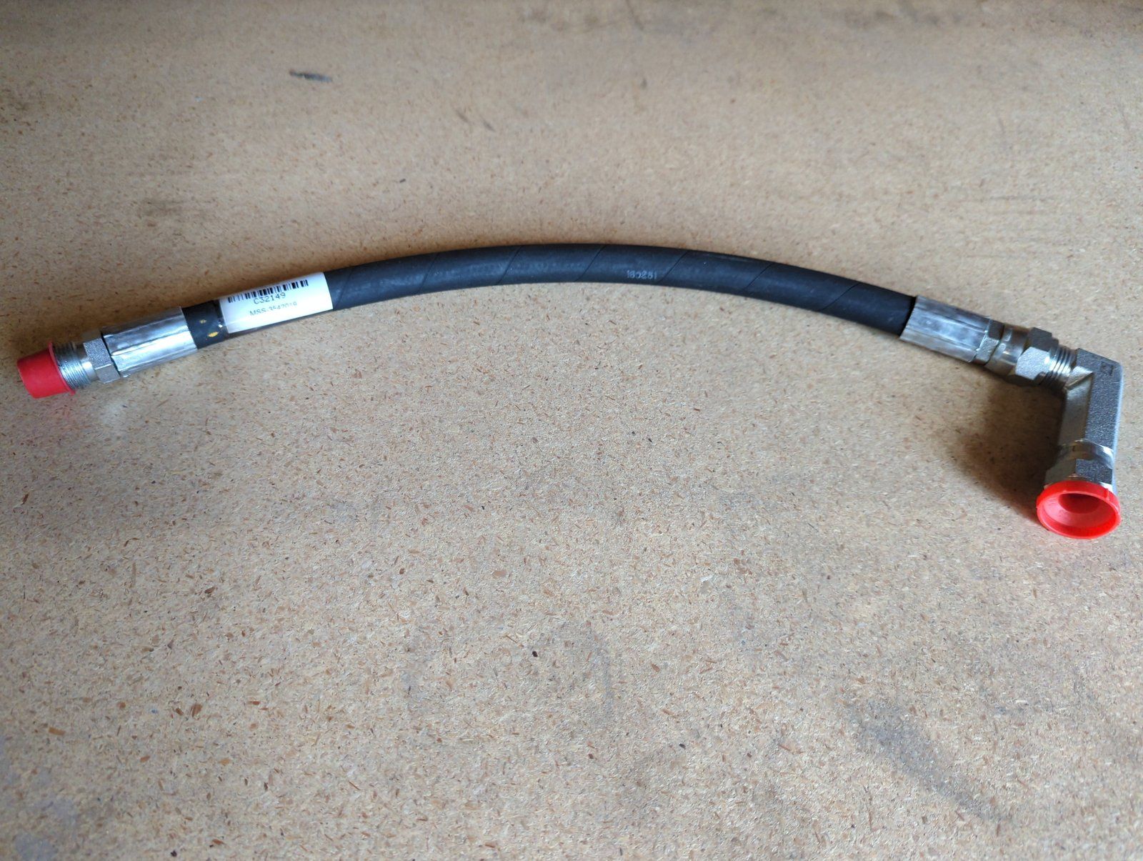 C32149 HOSE (ASSY) HYD 1/2" 4.38 5/8T X 16.7 - Ingersoll/Case Tractor Part