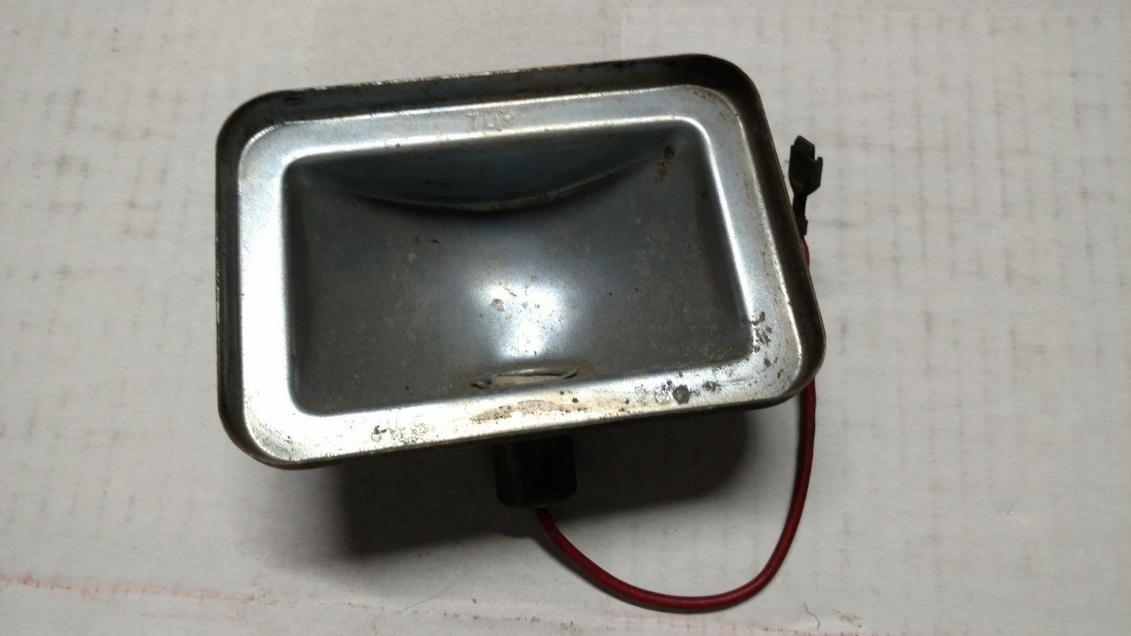 C32178 USED HEADLIGHT ASSEMBLY BUCKET - Ingersoll/Case Tractor Part