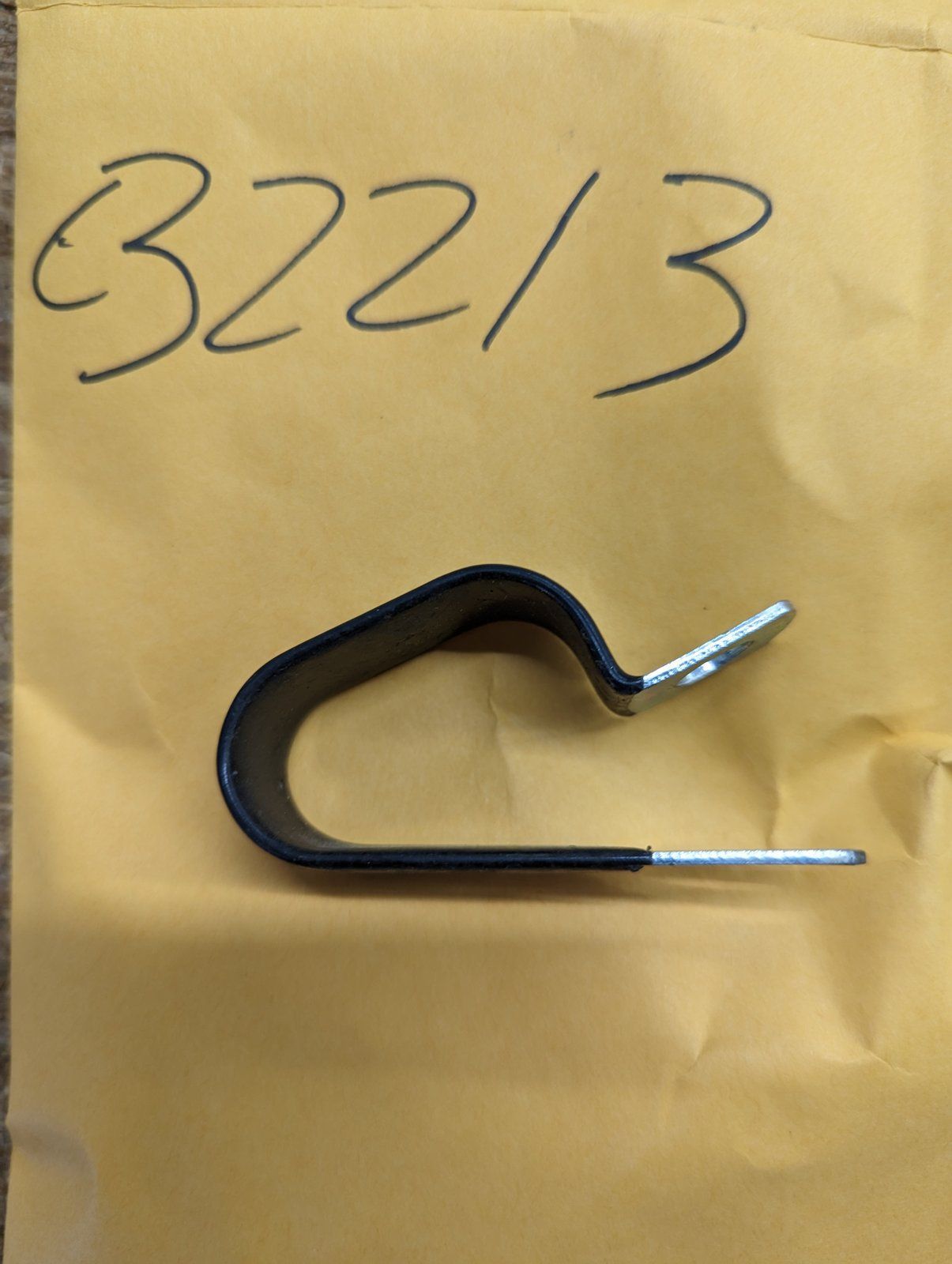 C32213 CLIP .81 (DOUBLE TUBE) LOOP - Ingersoll/Case Tractor Part