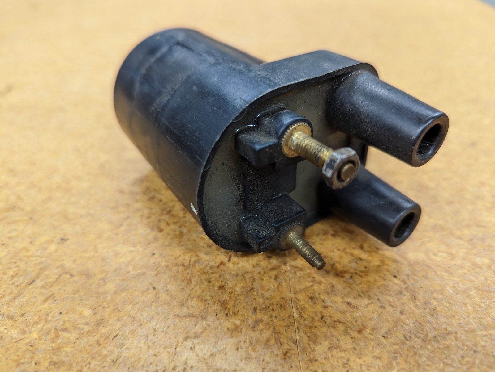 C32296 USED ONAN 166-0761` COIL 166-0820 - Ingersoll/Case Tractor Part