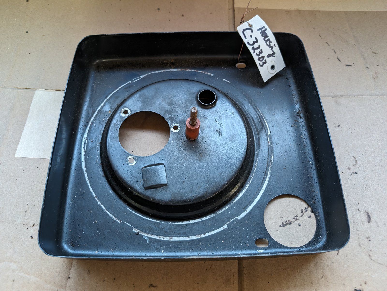 C32303 USED ONAN AIR CLEANER BASE - Ingersoll/Case Tractor Part