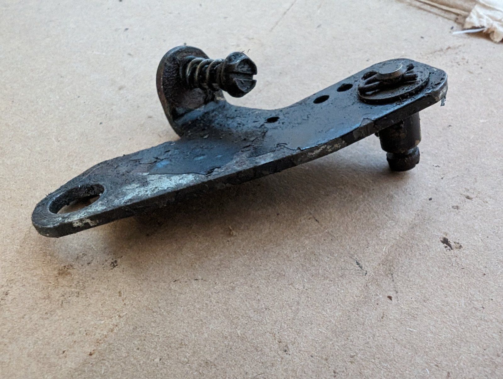 C32311 USED ONAN GOVERNOR ARM - Ingersoll/Case Tractor Part