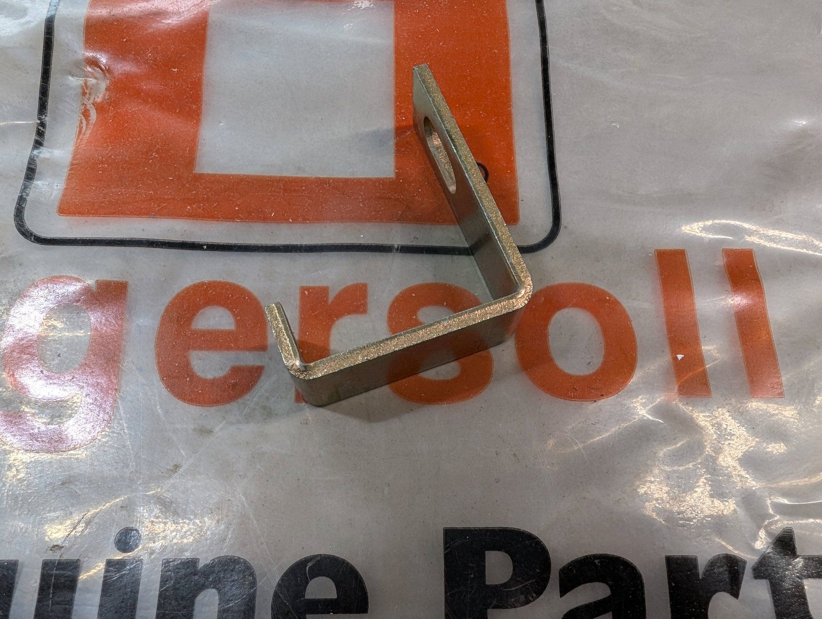C32332 CLAMP-DOUBLE TUBE "L" SHAPE - Ingersoll/Case Tractor Part