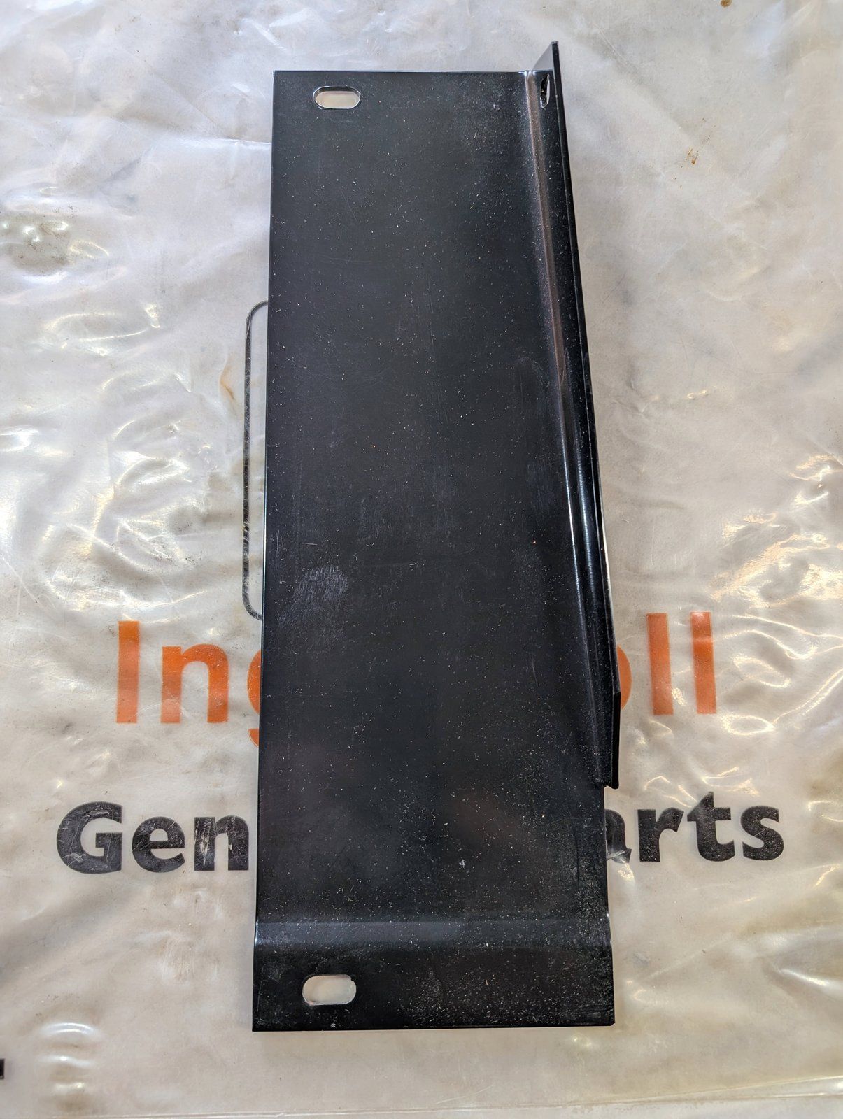 C32342 BAFFLE DISCHARGE C44326 - Ingersoll/Case Tractor Part