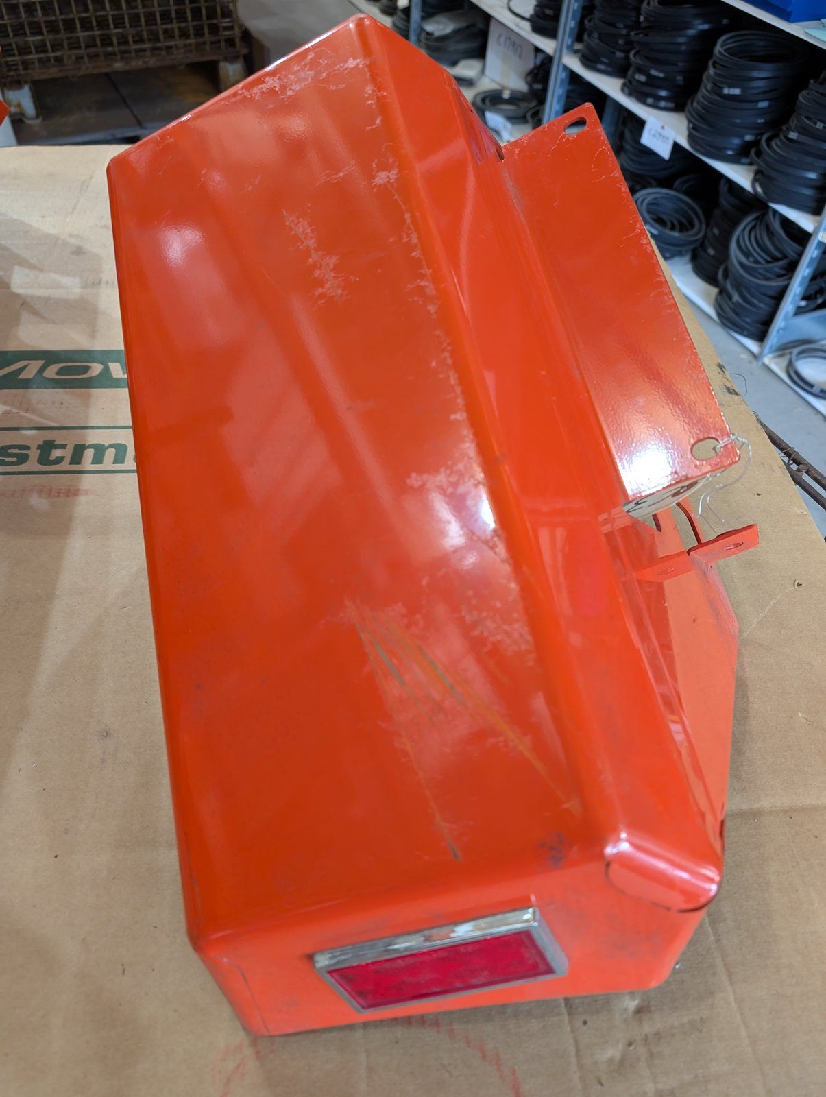 C32385 FENDER LH 3000 SERIES - Ingersoll/Case Tractor Part