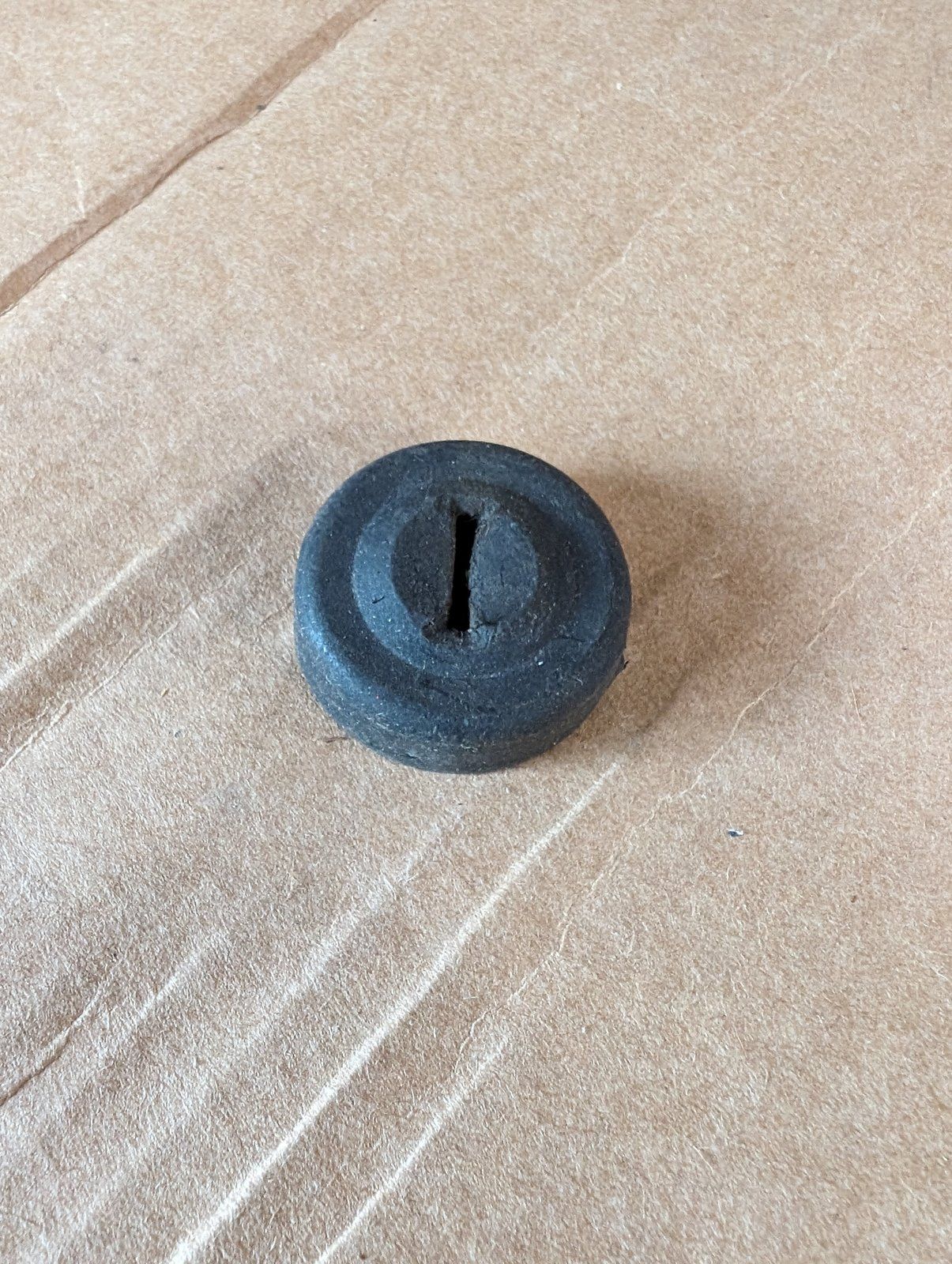 C32397 ( replaces G9021216 ) USED CAP - NUT (IGN) BLACK - Ingersoll/Case Tractor Part