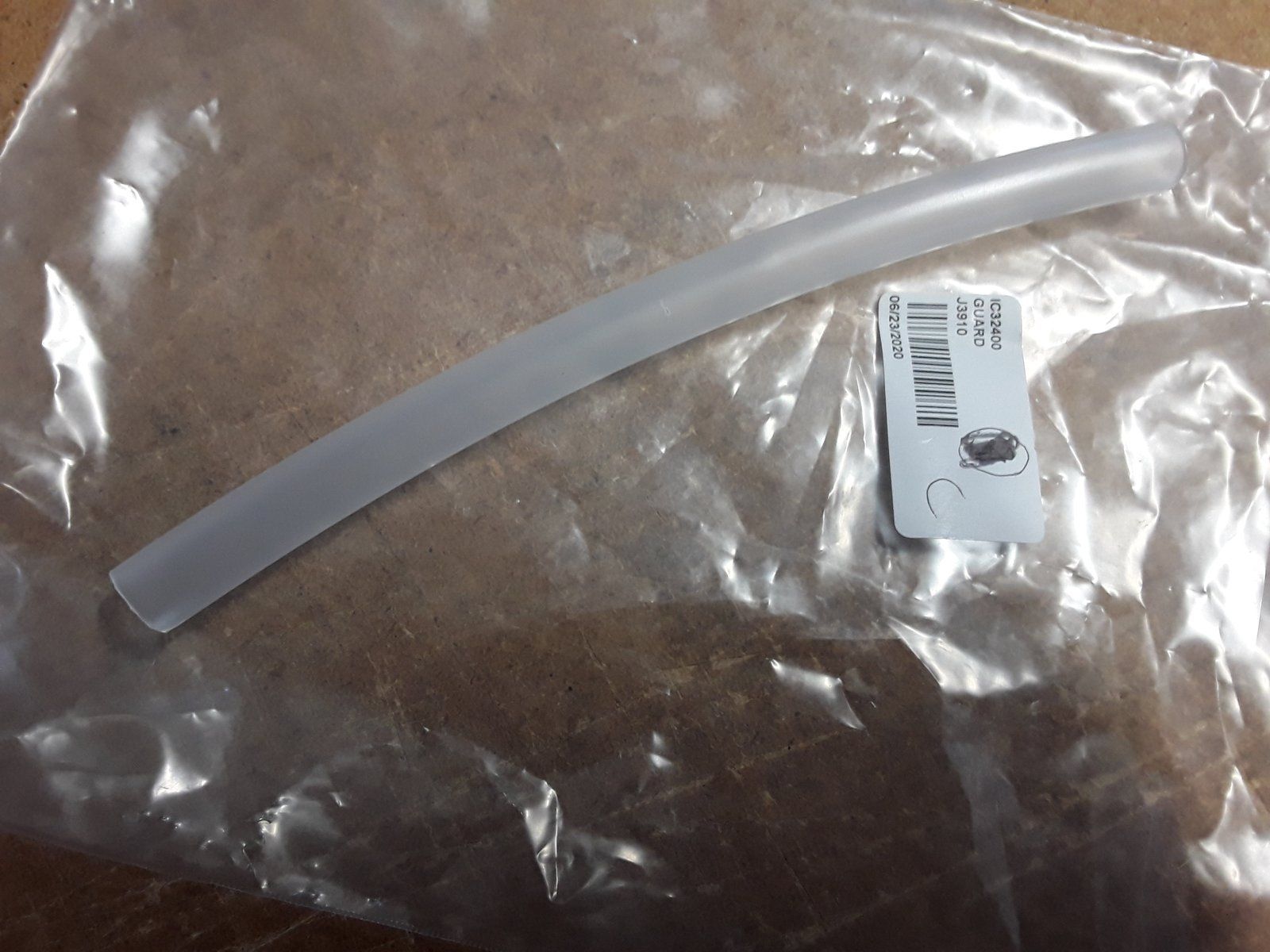 C32400 GUARD - BAG WEAR (BG42A/HVFB) - Ingersoll/Case Tractor Part