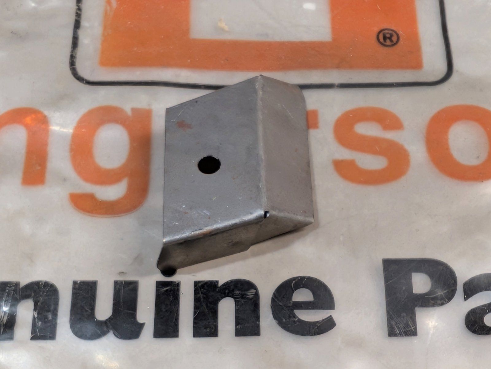 C33027 DEFLECTOR EXHAUST 3000 4000 - Ingersoll/Case Tractor Part