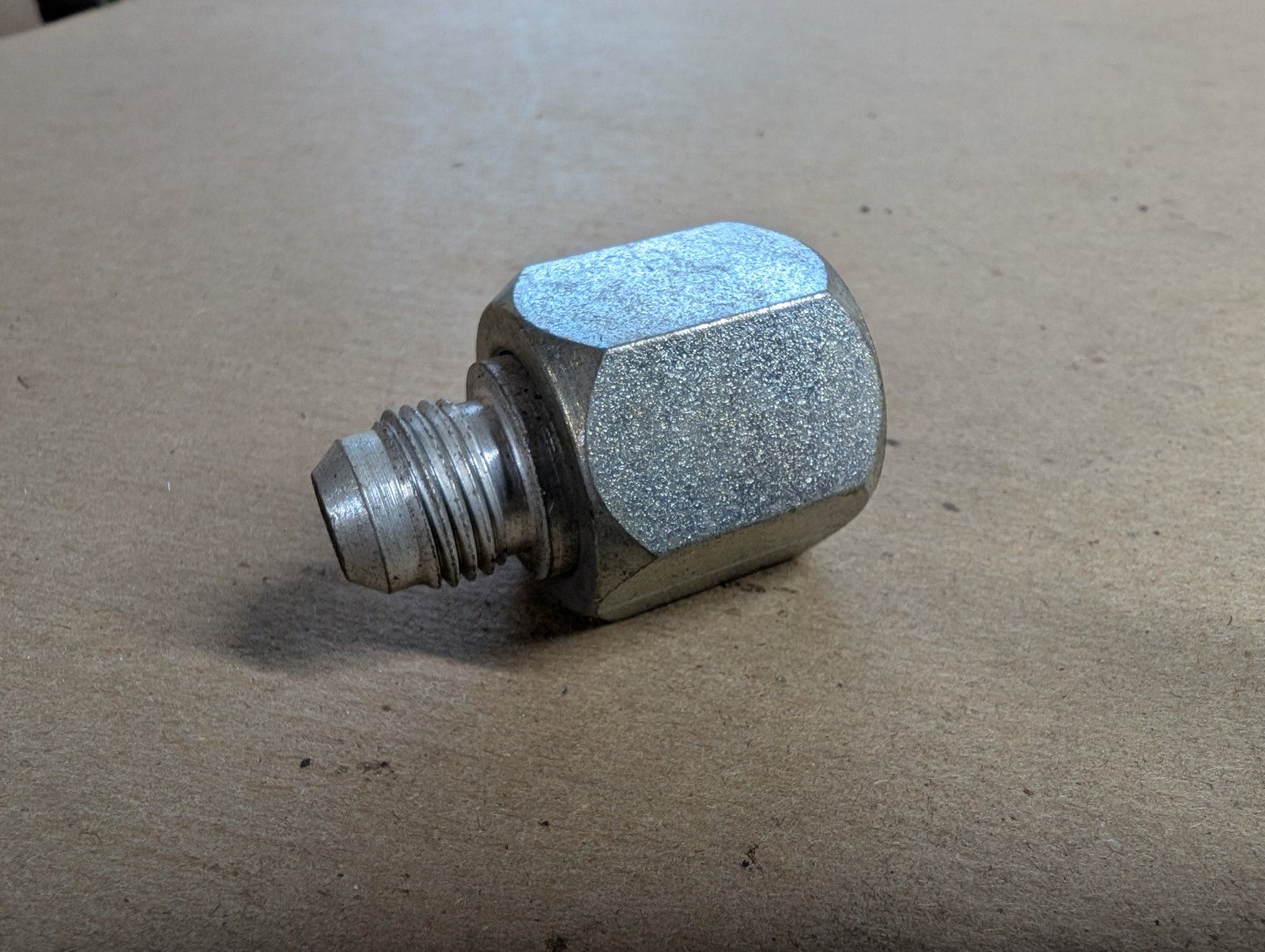 C33112 FITTING TUBE REDUCER 5/8 TO 3/8 - Ingersoll/Case Tractor Part