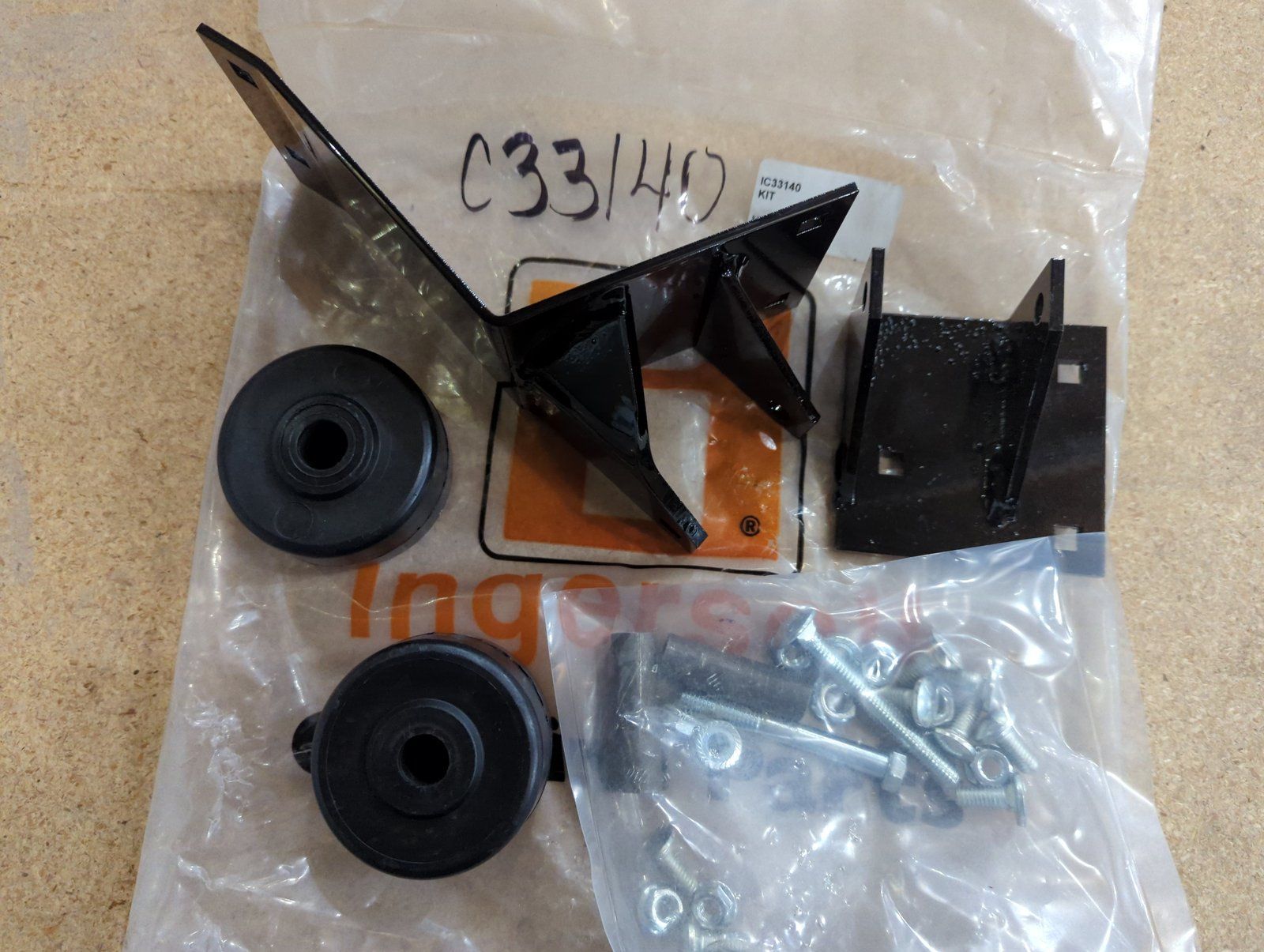 C33140 KIT - FRONT ANTI-SCALP ROLLER HJKLMN 44