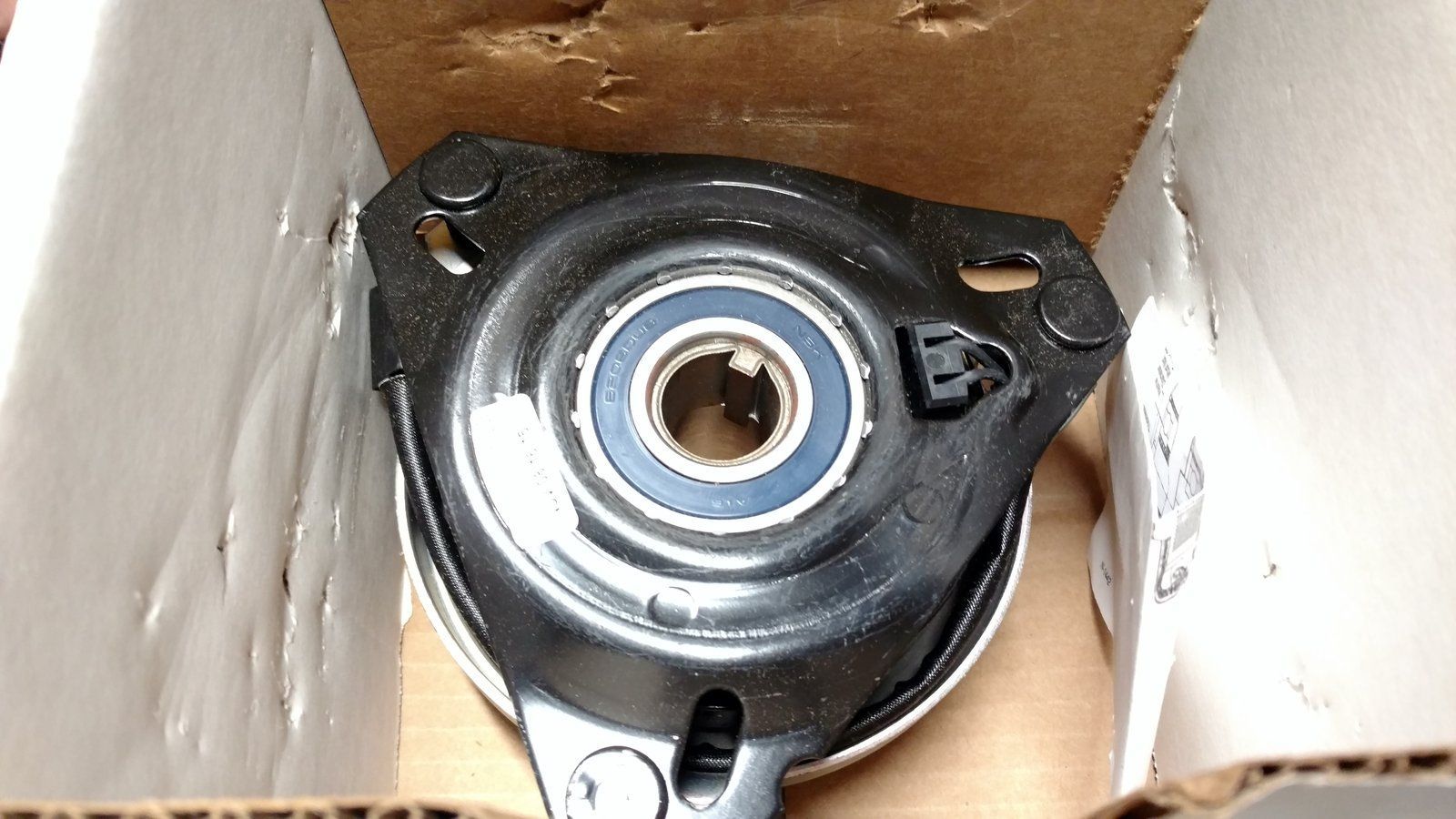C33197 ELECTRIC PTO CLUTCH VANGUARD / MF KOHLER MAGNUM 7-06295 - Ingersoll/Case Tractor Part