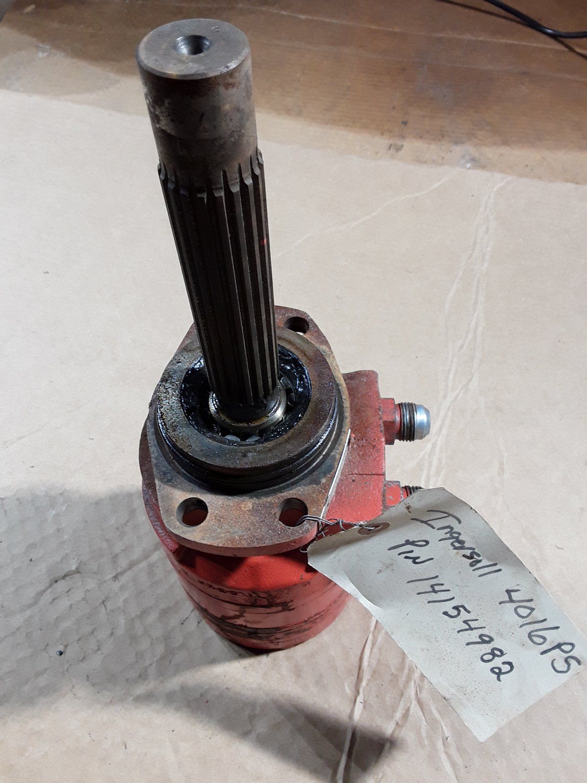 C33234 USED HYDRAULIC MOTOR 400/4000 SERIES C14655 - Ingersoll/Case Tractor Part