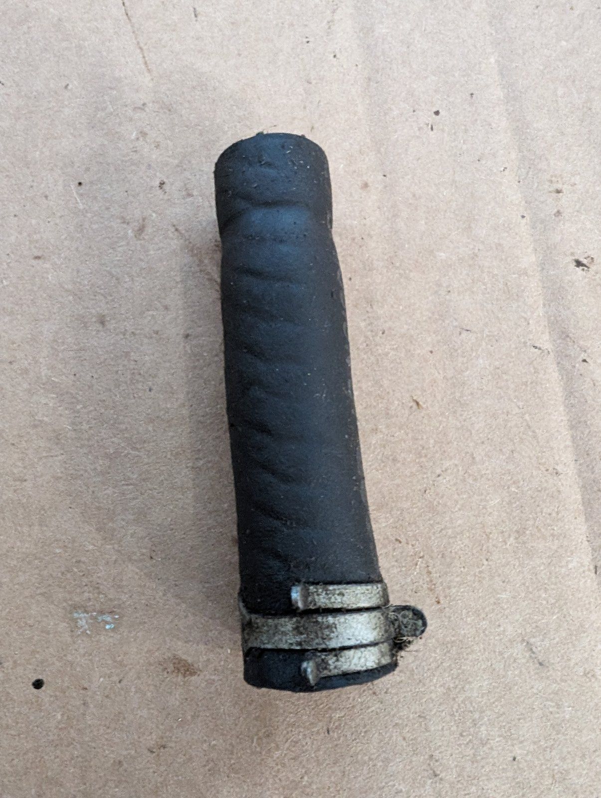 C33246 USED ONAN 503-1606-01 BREATHER HOSE - Ingersoll/Case Tractor Part