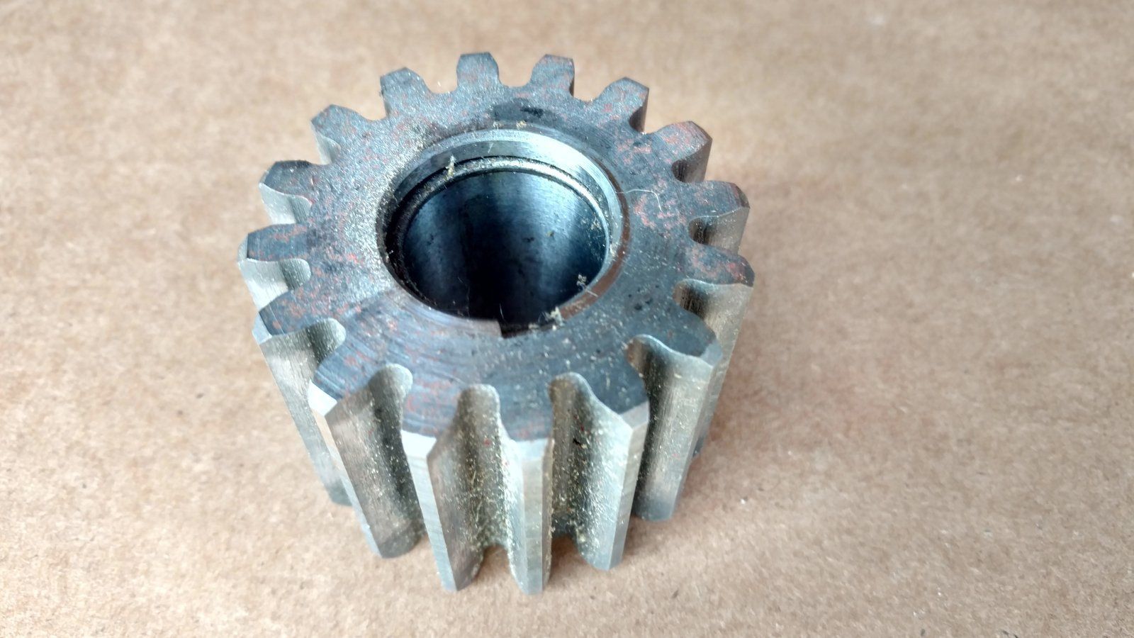 C33417 USED GEAR - BRAKE IDLER 16T C25254 - Ingersoll/Case Tractor Part