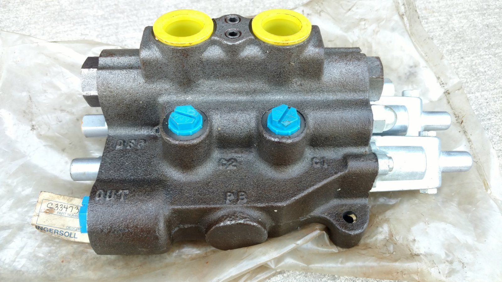 C33473 VALVE - TRAVEL CONTROL 3000 4000 - Ingersoll/Case Tractor Part