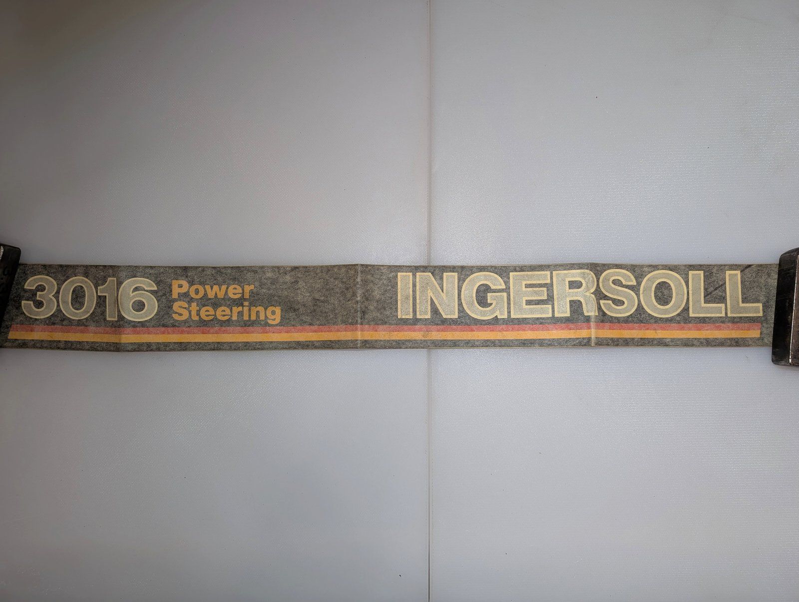 C33477 DECAL RH HOOD 3016PS - Ingersoll/Case Tractor Part