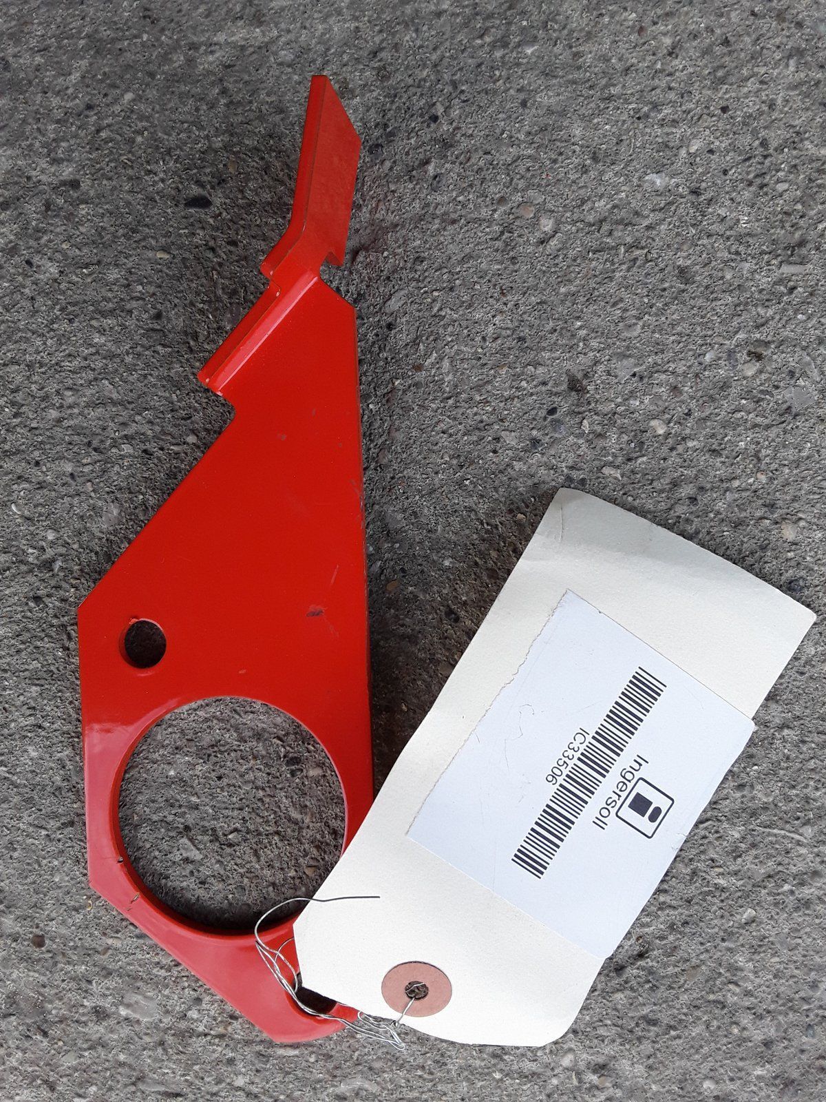 C33506 PLATE - PUMP TORQUE ARM - Ingersoll/Case Tractor Part