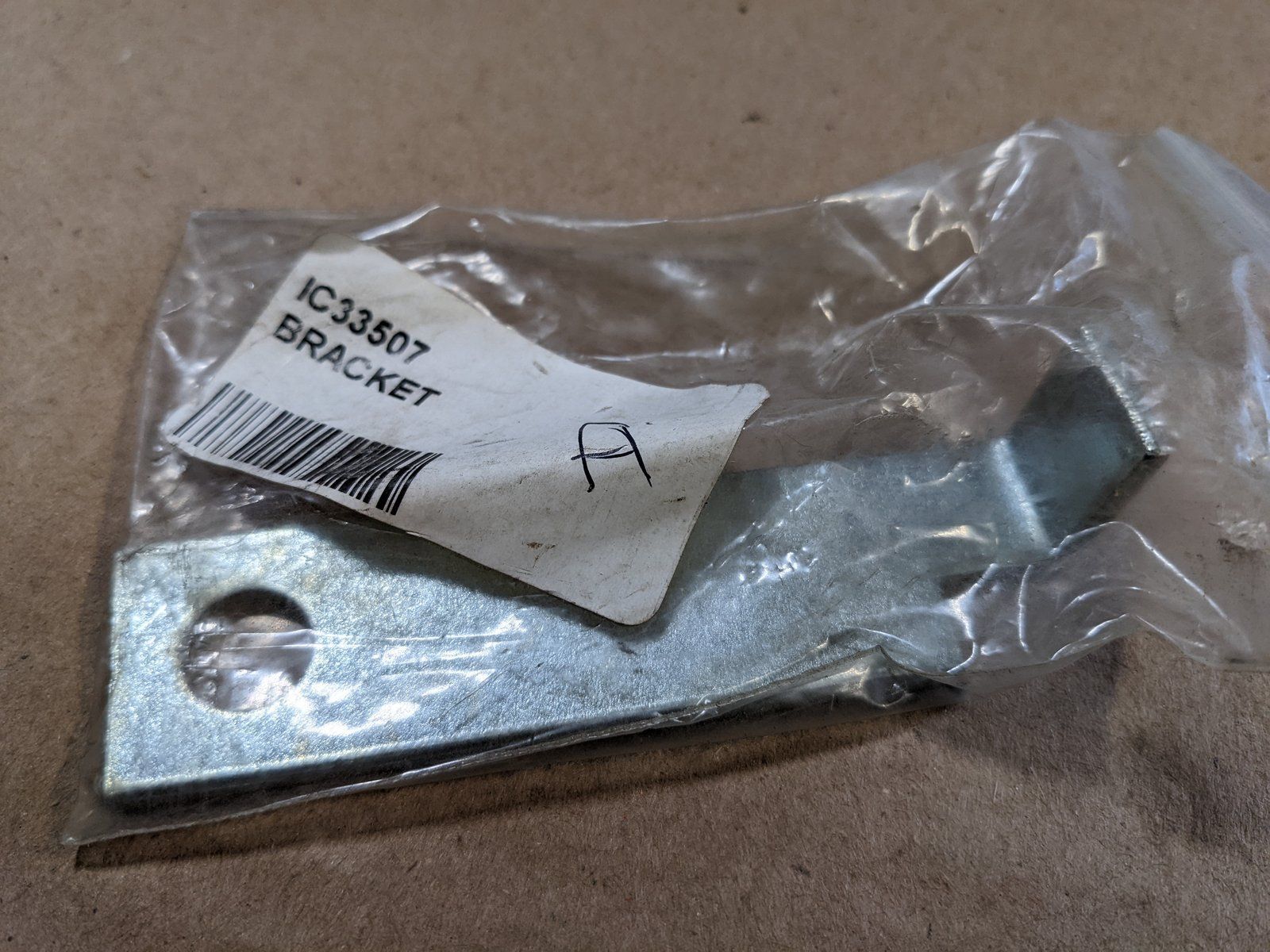 C33507 ANTI ROTATION BRACKET (VANGUARD) - Ingersoll/Case Tractor Part