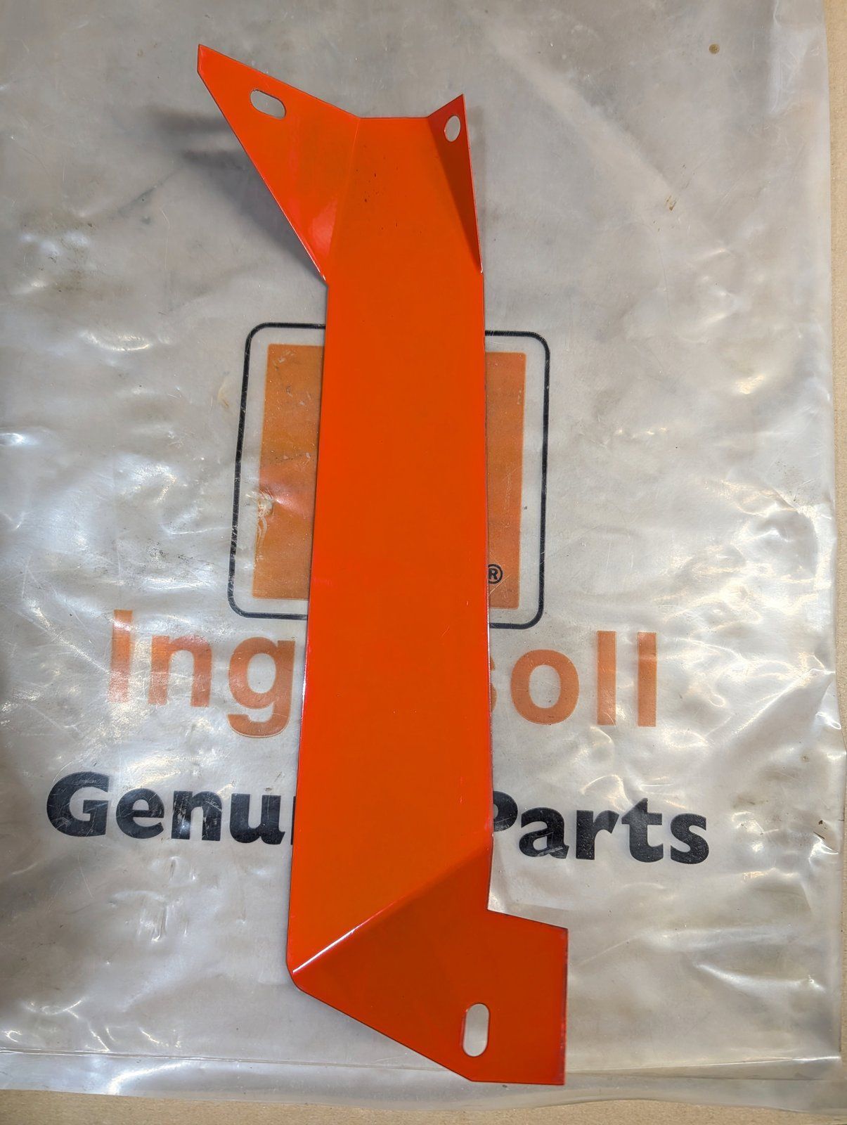 C33569 EXTENDER HOOD LH - Ingersoll/Case Tractor Part