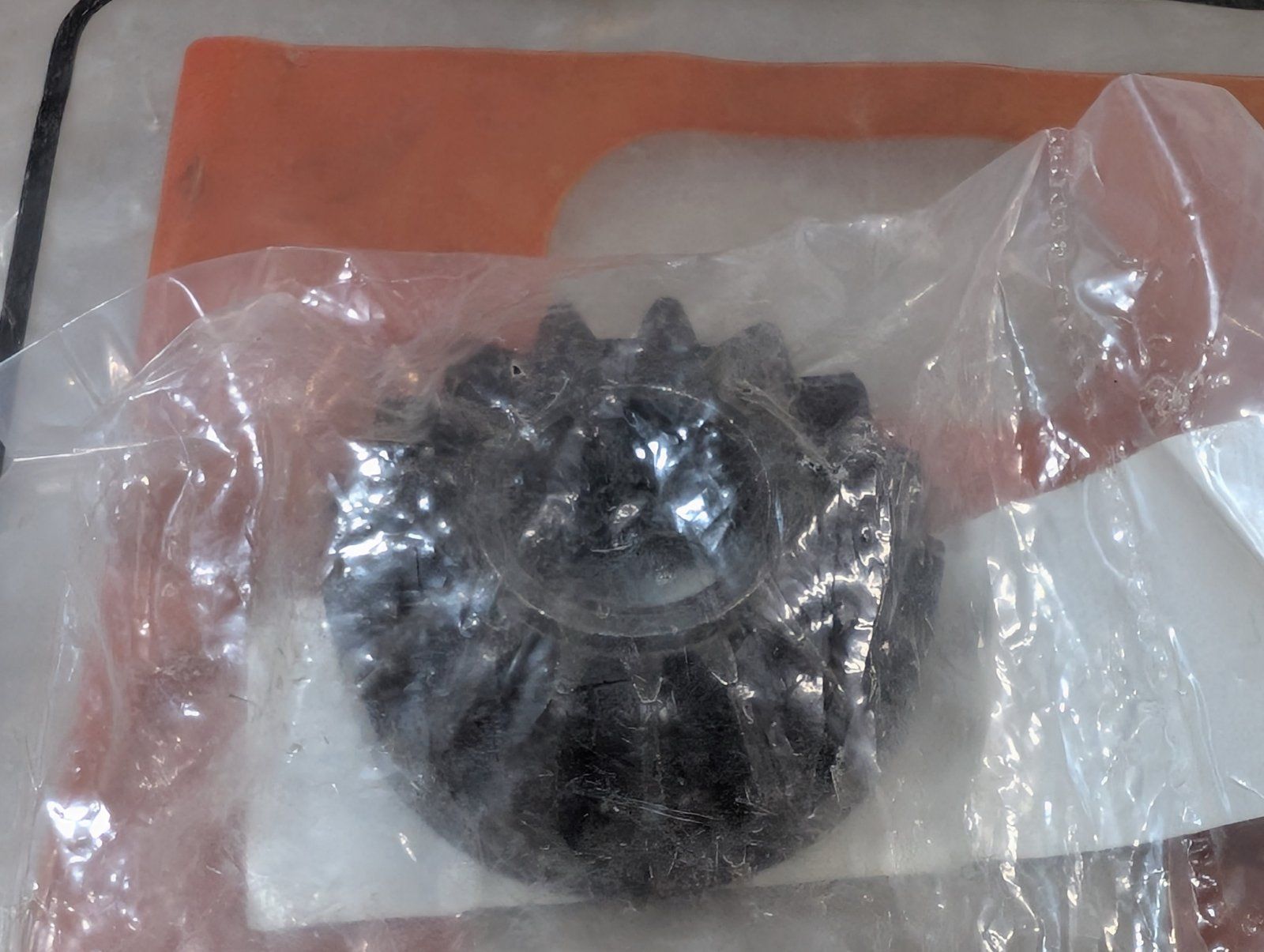 C34472 GEAR - DRIVE PINION 17T (2014) 44079 - Ingersoll/Case Tractor Part