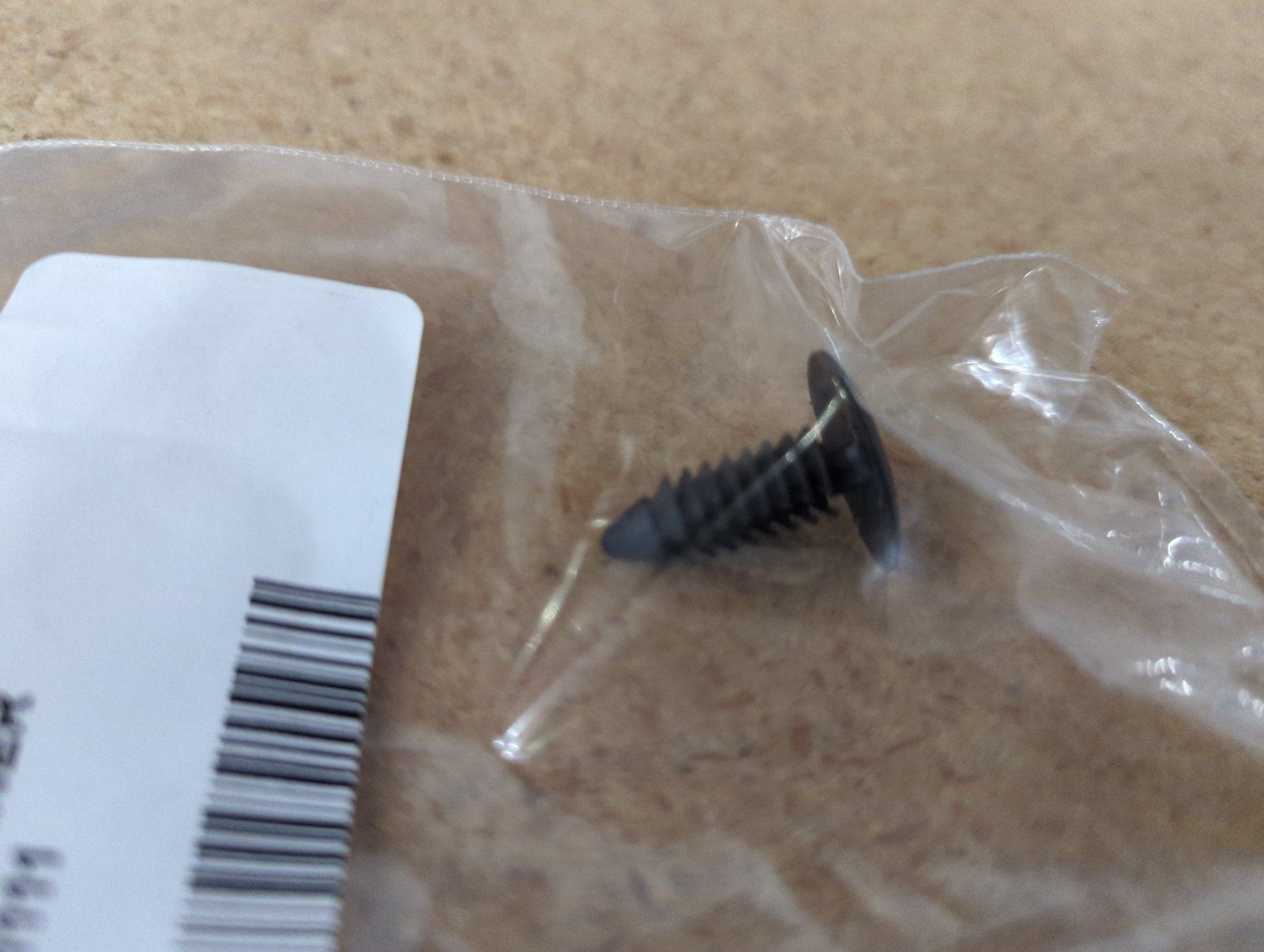 C35067 RETAINER PIN - PLASTIC C31603 - Ingersoll/Case Tractor Part