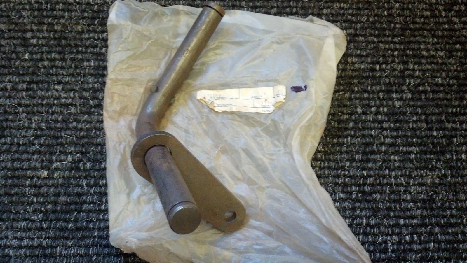 C35169 SPINDLE RH LONG NOMA #9180 - Ingersoll/Case Tractor Part
