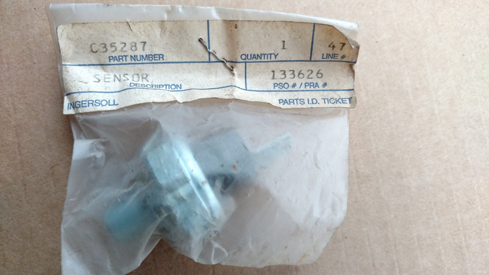 C35287 SENSOR - OIL B/S TWN CYL - Ingersoll/Case Tractor Part