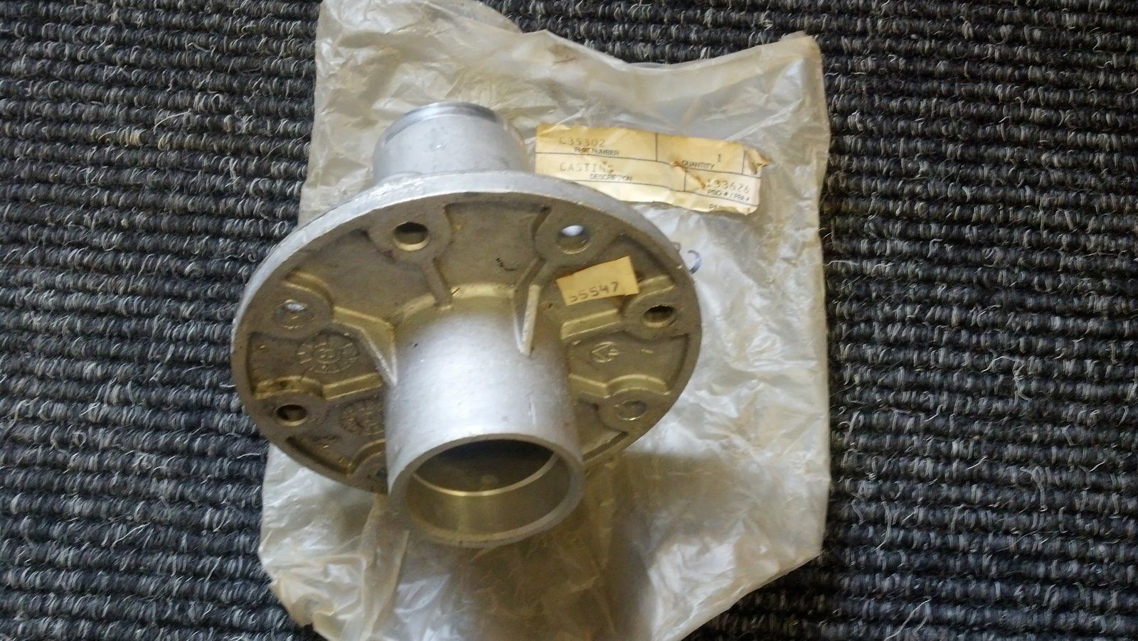 C35302 QUILL CASTING (1046) *NLA*073002 - Ingersoll/Case Tractor Part