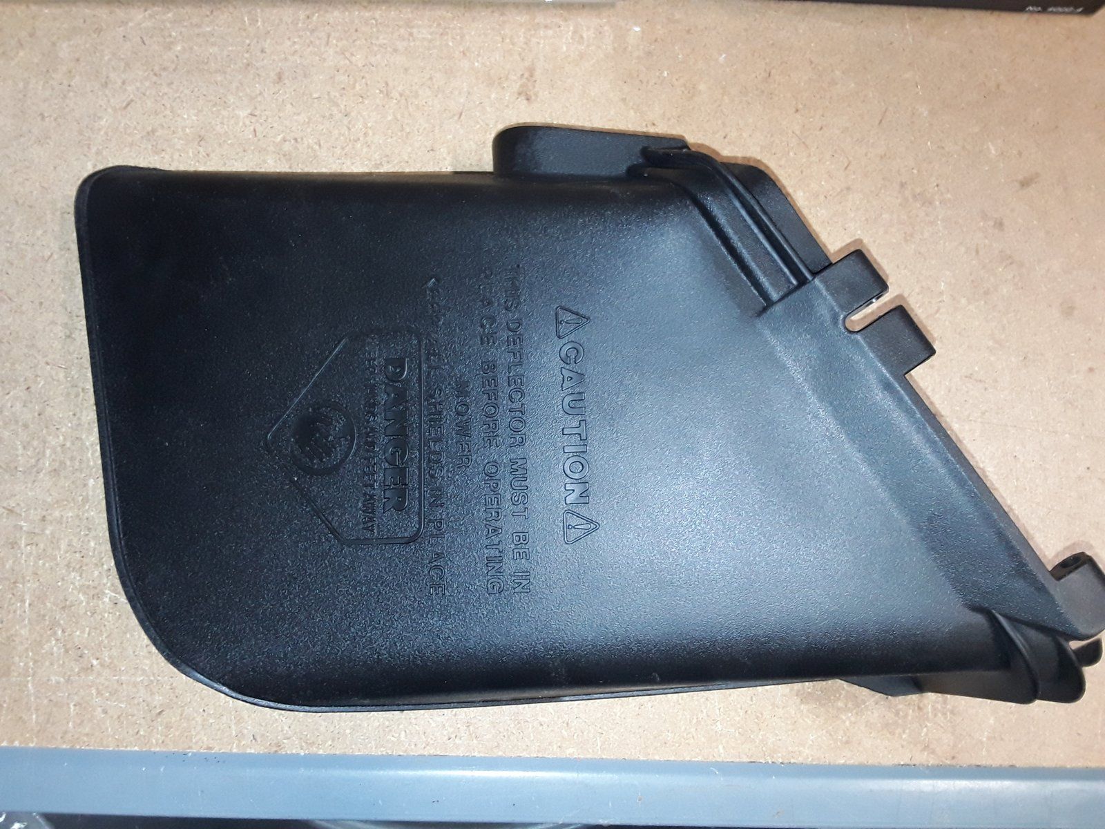 C35372 DEFLECTOR - CHUTE 1114/1214 NOMA #304422 - Ingersoll/Case Tractor Part