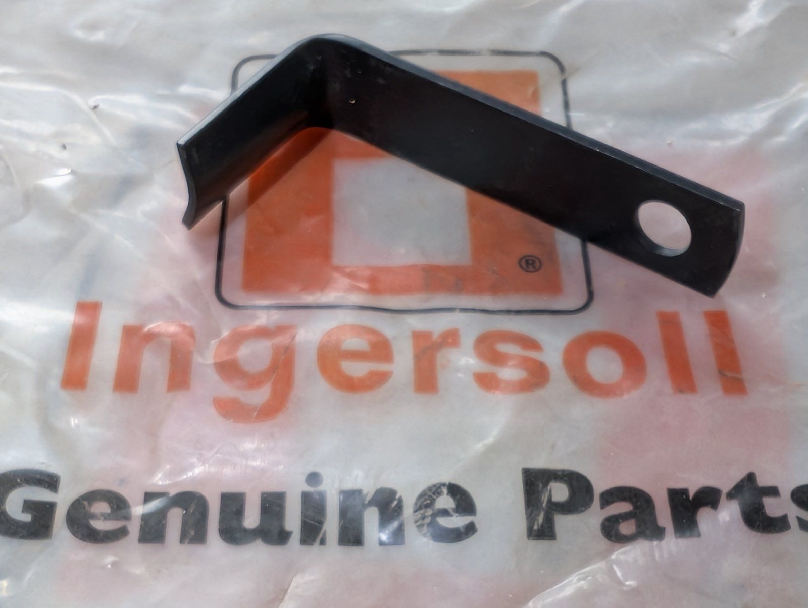 C35457 RETAINER NOMA 1346 - Ingersoll/Case Tractor Part