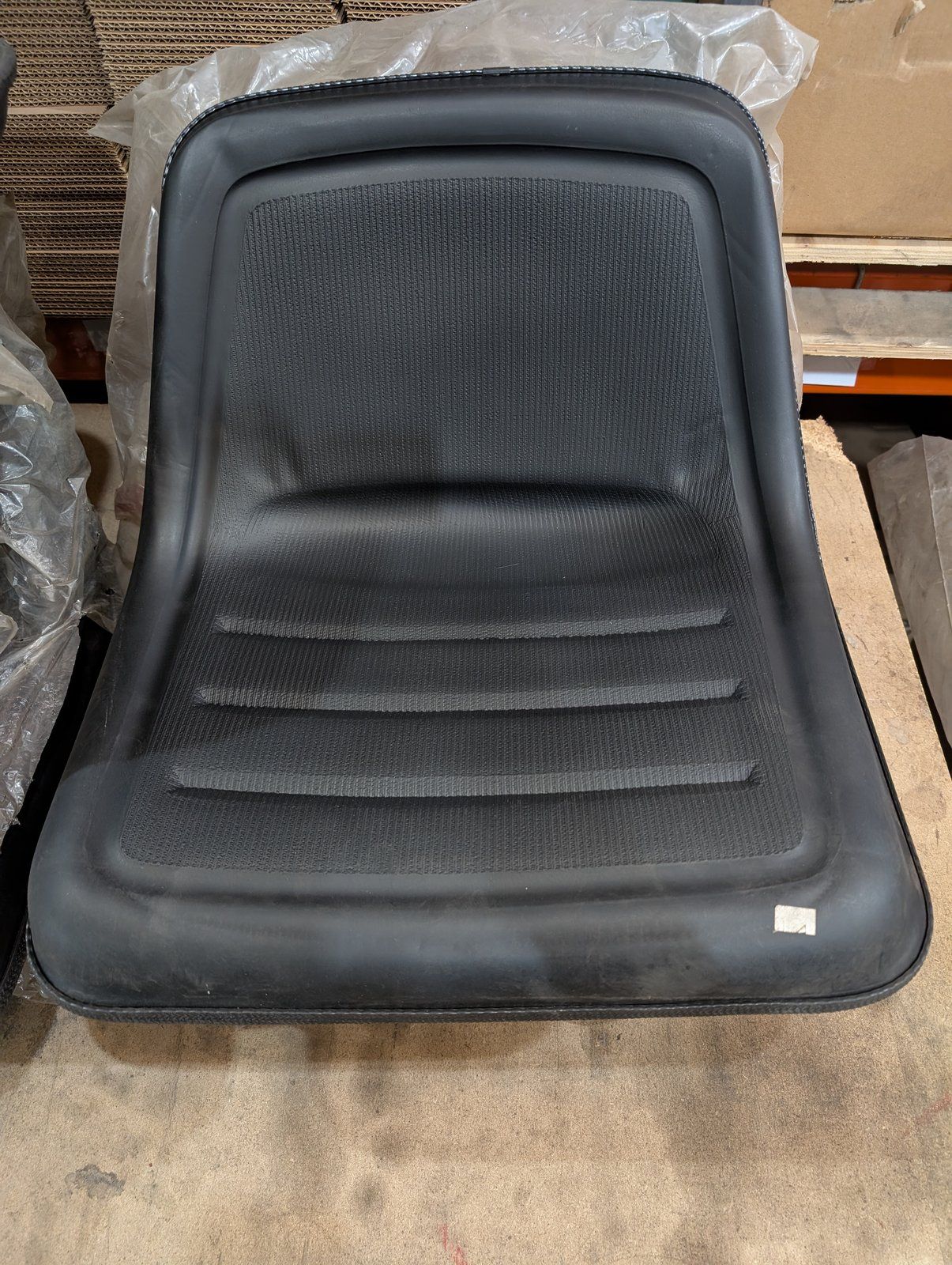 C35646 SEAT NOMA 311011 - Ingersoll/Case Tractor Part