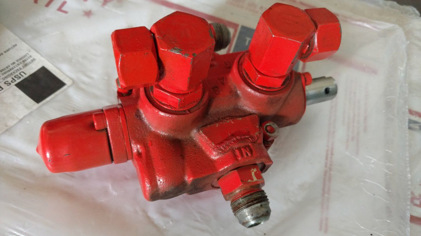 C36910 USED VALVE - CONTROL PTO ALL HYDRAULIC - NO RELIEF - Ingersoll/Case Tractor Part