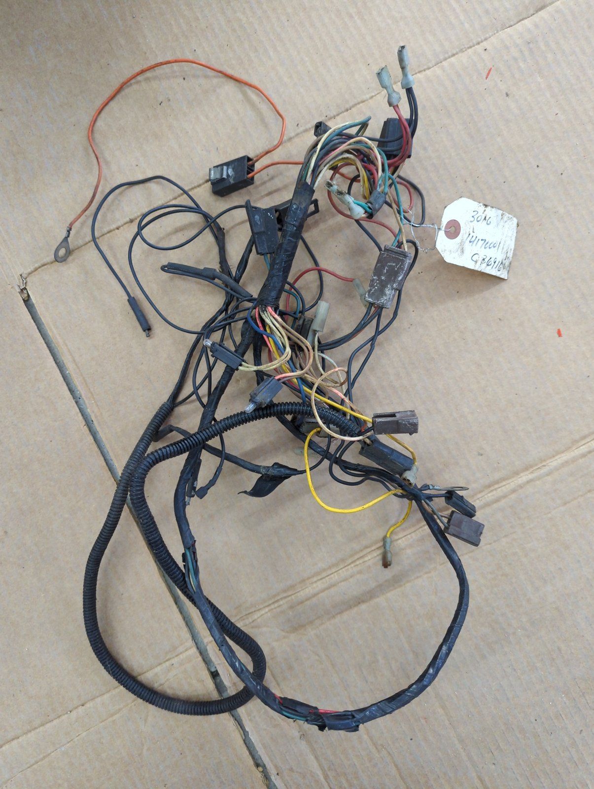 C36916 USED WIRE HARNESS - VANGUARD - Ingersoll/Case Tractor Part