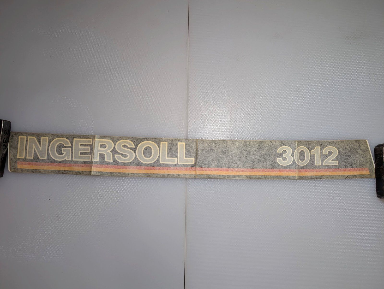 C36919 DECAL - HOOD RH 3012-2 - Ingersoll/Case Tractor Part