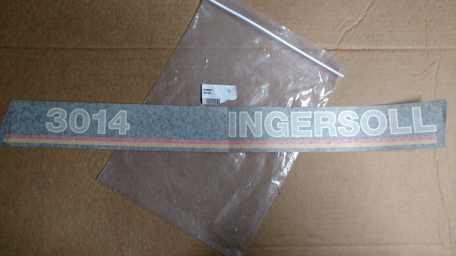 C36921 DECAL - HOOD RH 3014 - Ingersoll/Case Tractor Part