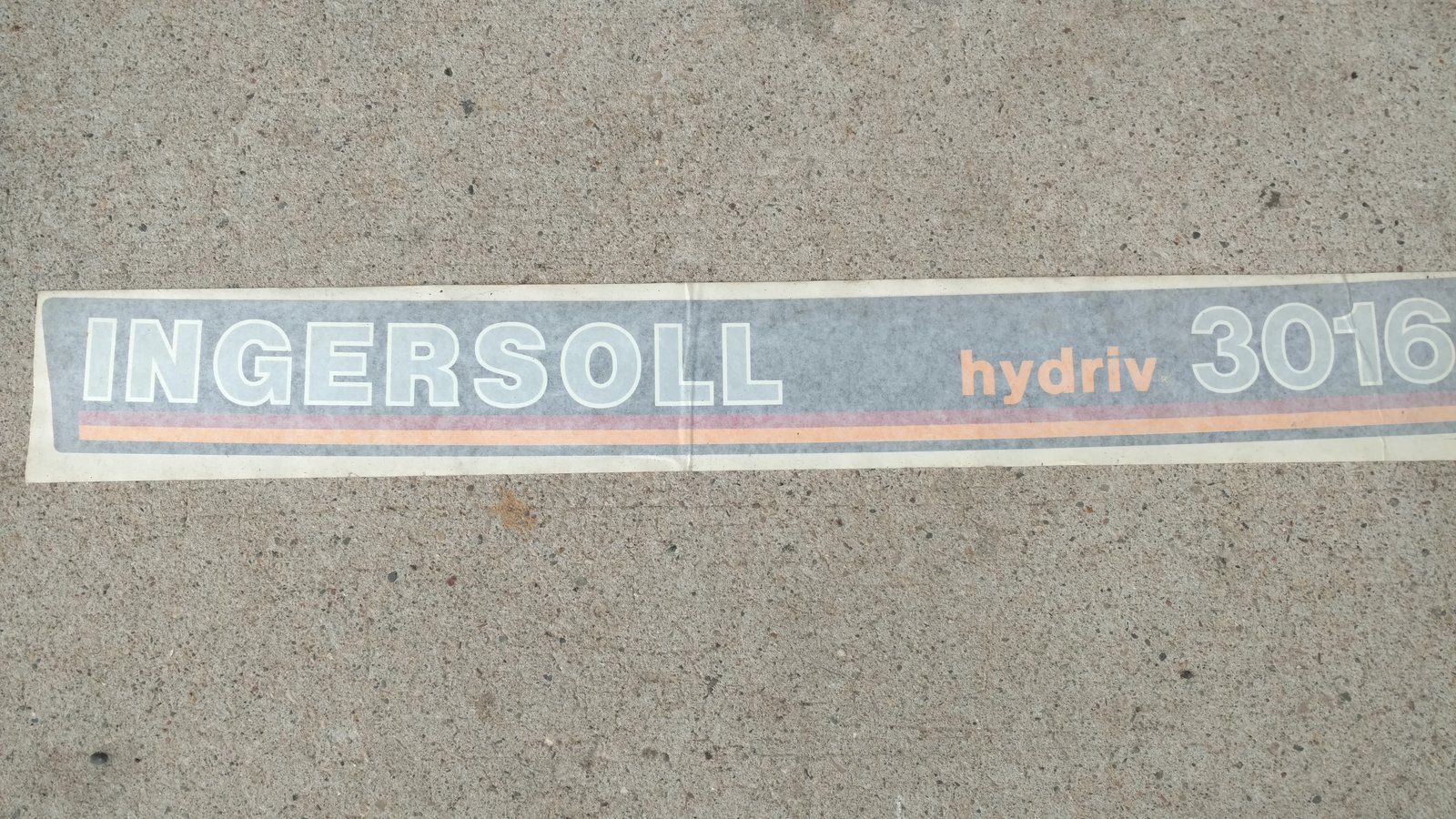 C36922 DECAL - HOOD L.H. 3016 - Ingersoll/Case Tractor Part