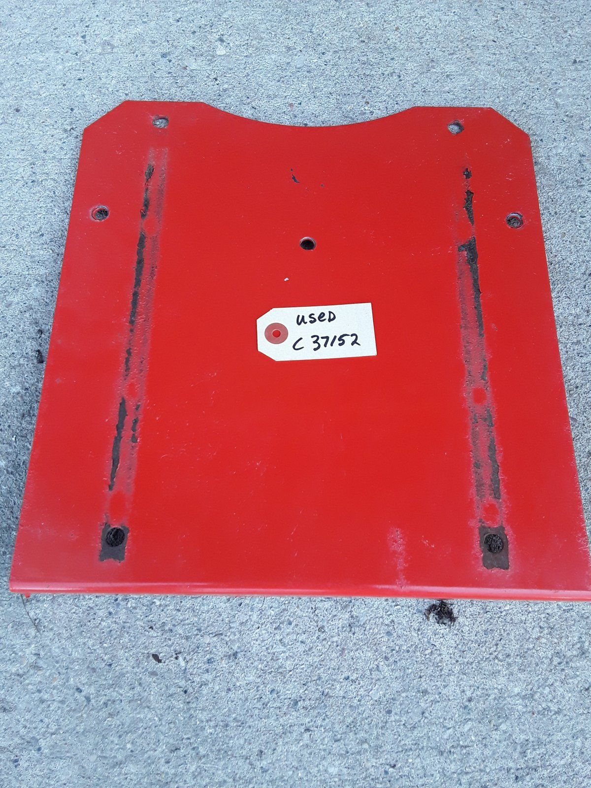 C37152 USED PAN - SEAT FOR SLIDING RAILS C47981 - Ingersoll/Case Tractor Part