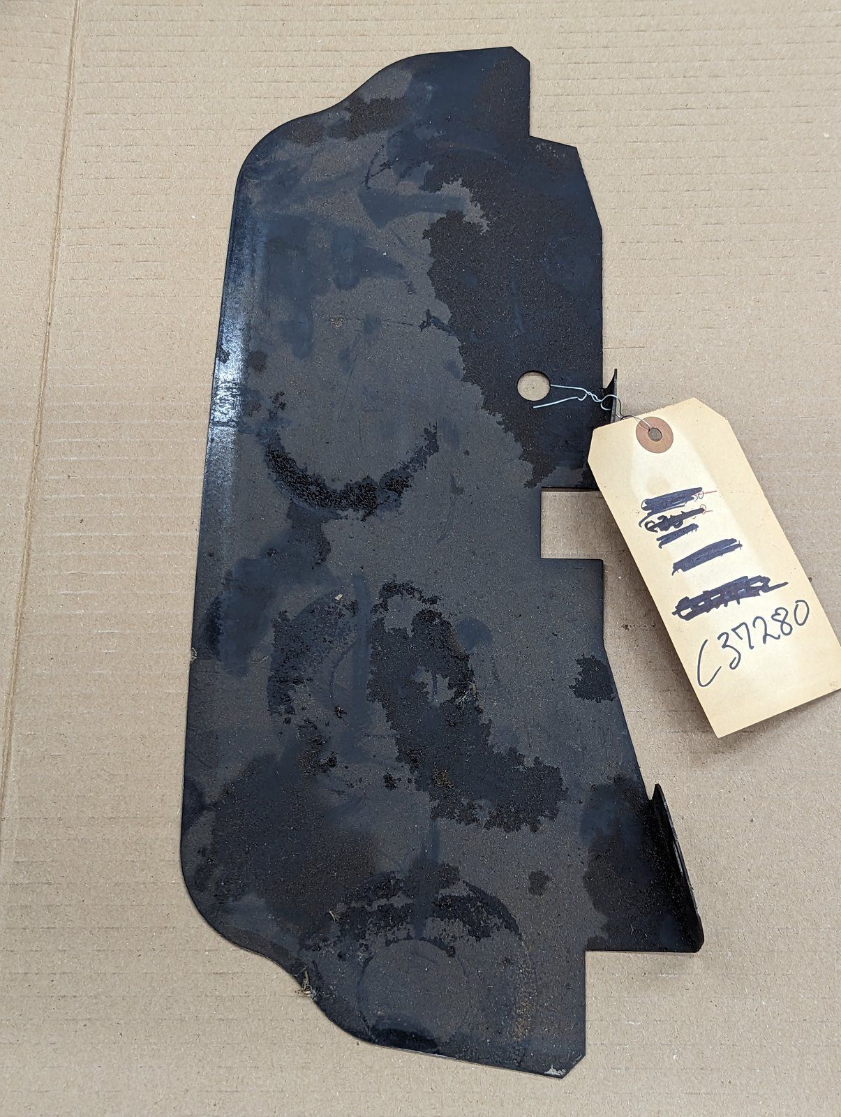 C37280 USED SHIELD - BATTERY - Ingersoll/Case Tractor Part