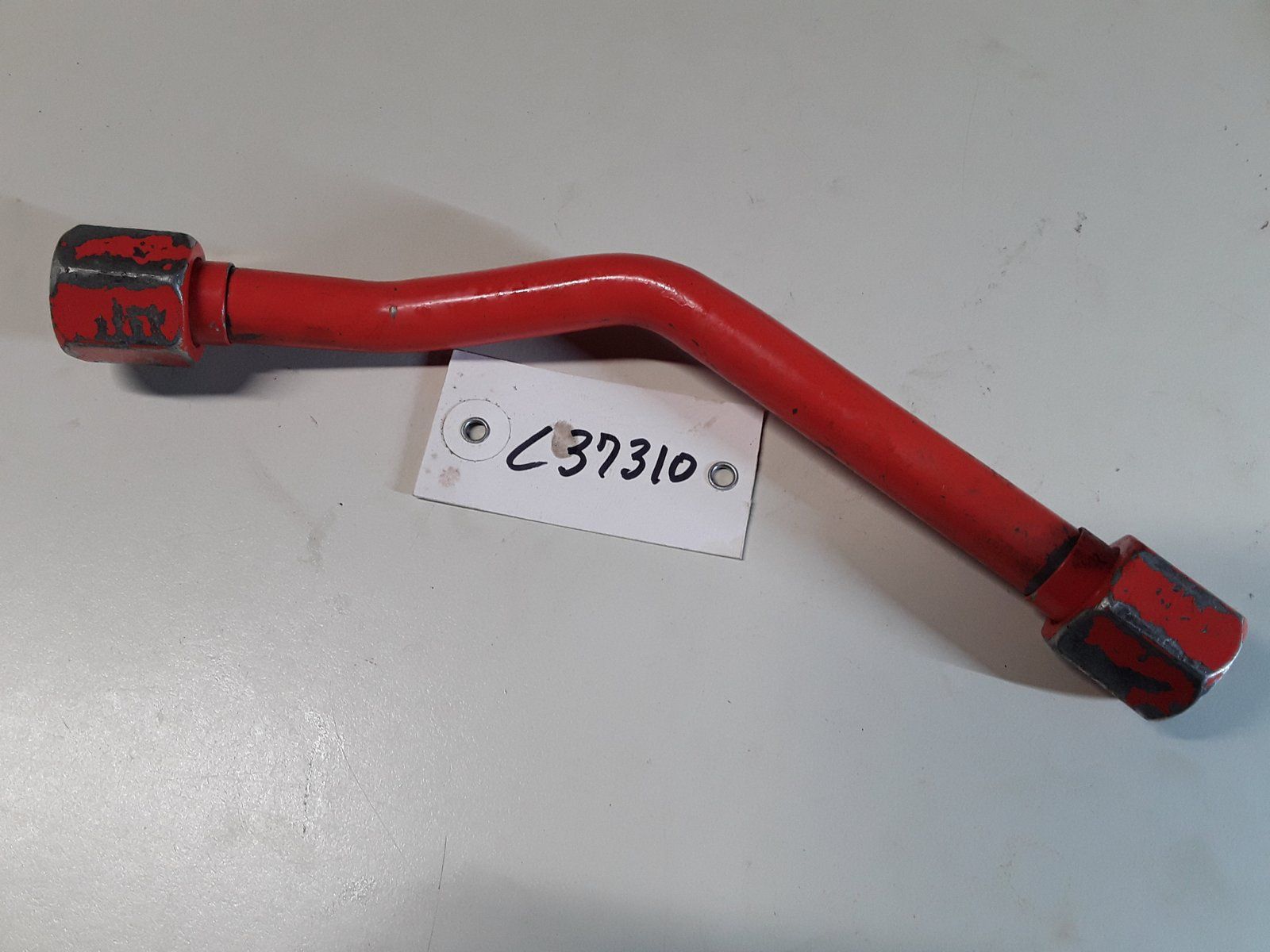 C37310 USED TUBE VALVE TO MOTOR LOWER - Ingersoll/Case Tractor Part