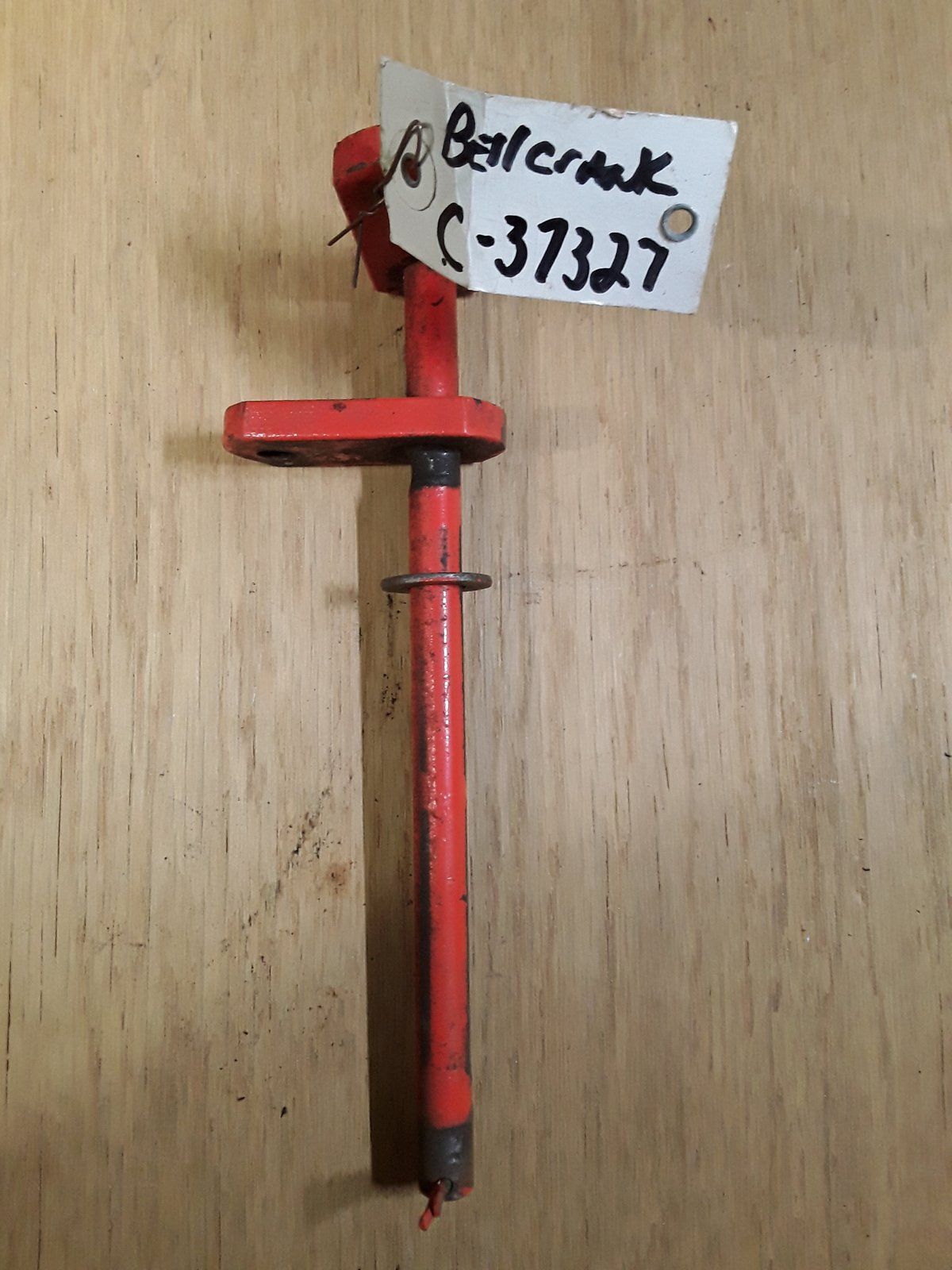 C37327 USED BELLCRANK - LEVELING - Ingersoll/Case Tractor Part