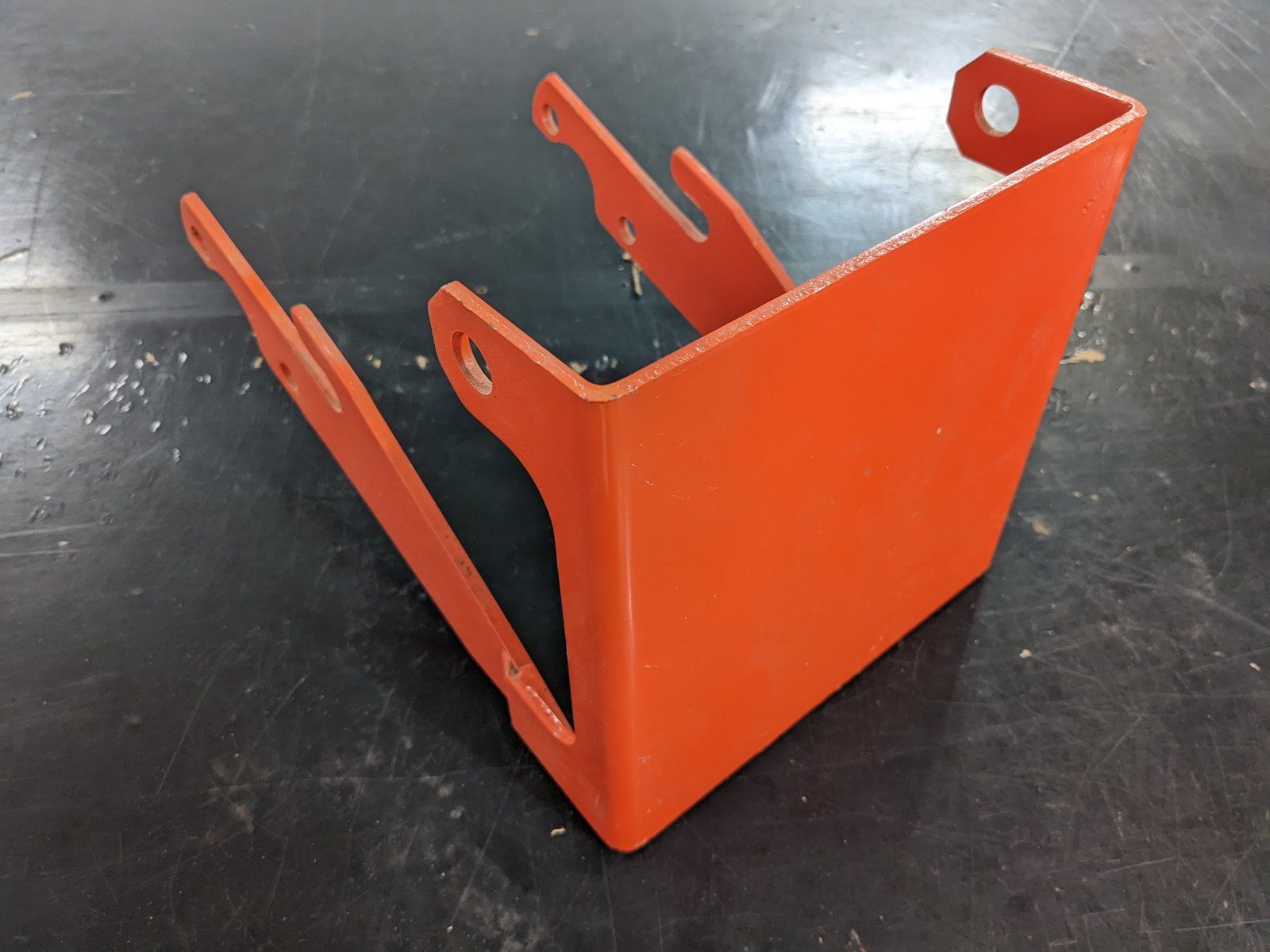 C37392 WMT- MOUNTING BRACKET (AHRM48) - Ingersoll/Case Tractor Part