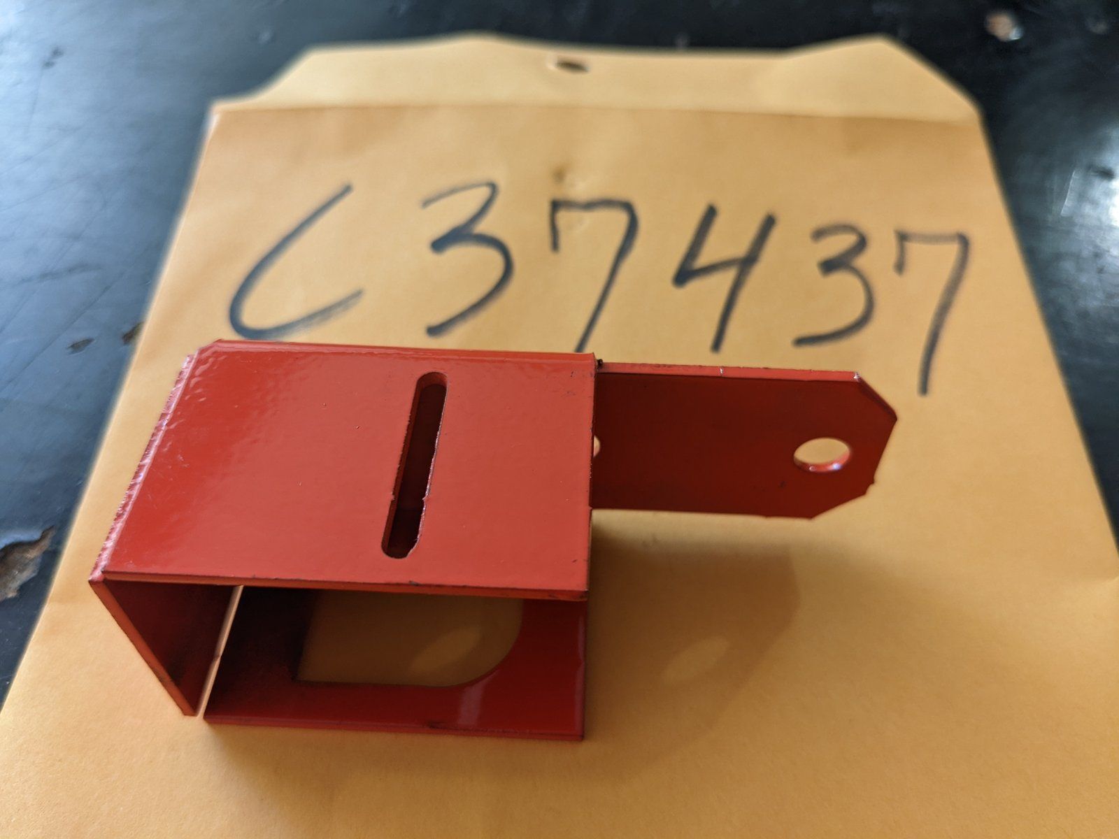 C37437 BRACKET - SWITCH MOUNT (ONAN) - Ingersoll/Case Tractor Part