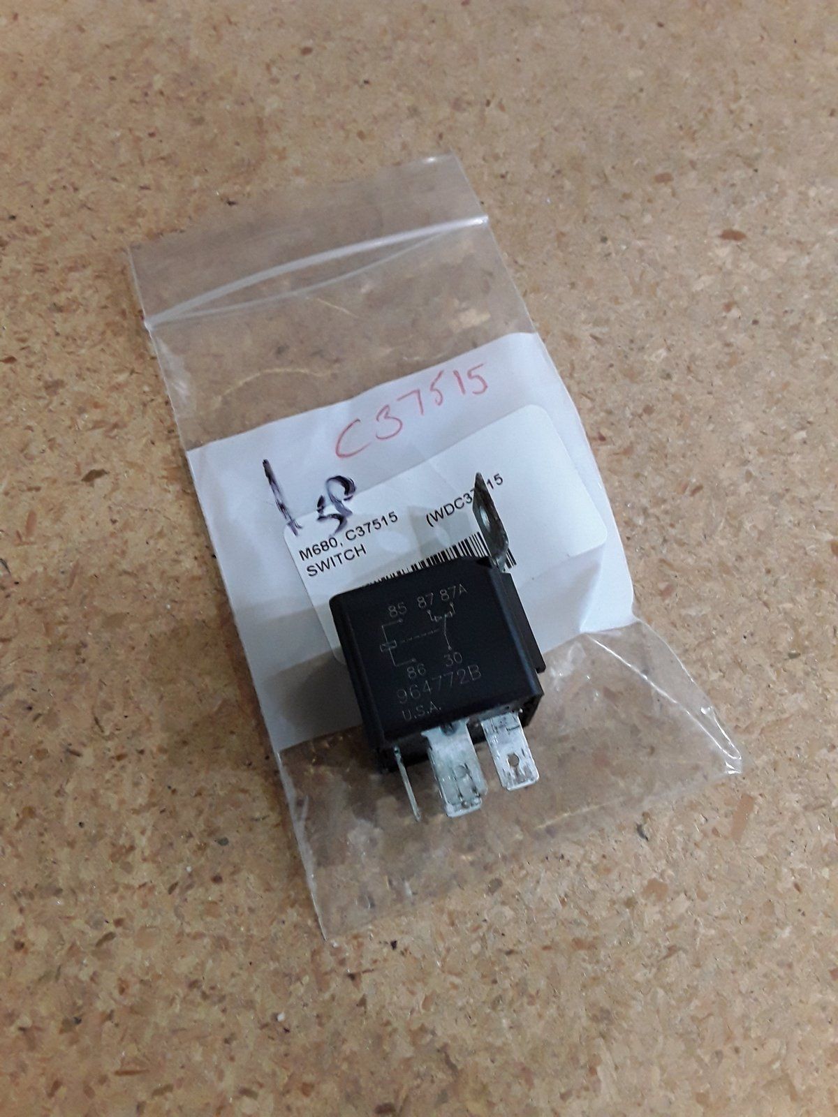 C37515 ( replaces G9002037 ) SWITCH - RELAY (G1800/G2000) - Ingersoll/Case Tractor Part