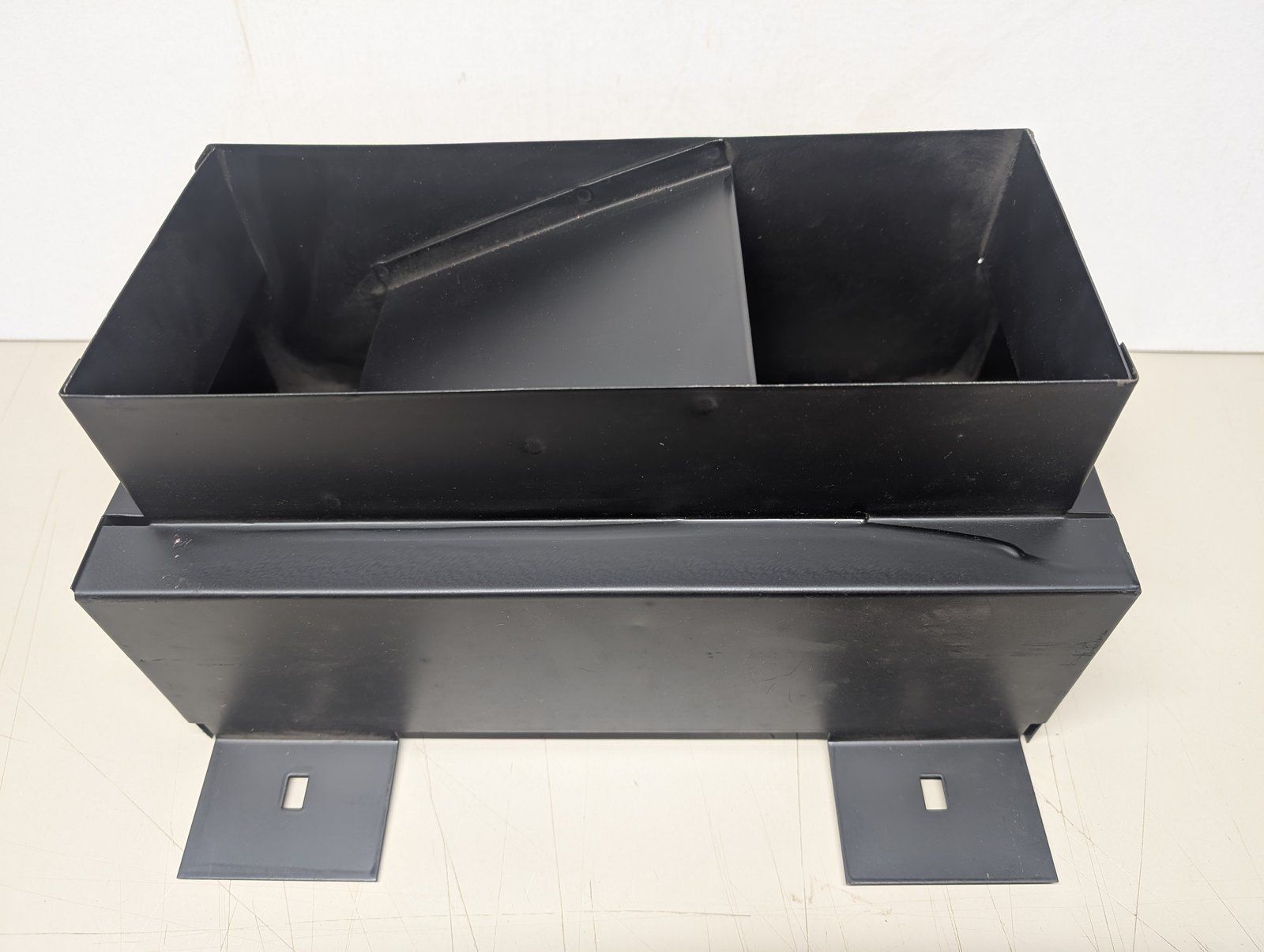 C37561 ( replaces G1110027 ) WMT AIR DUCT - Ingersoll/Case Tractor Part