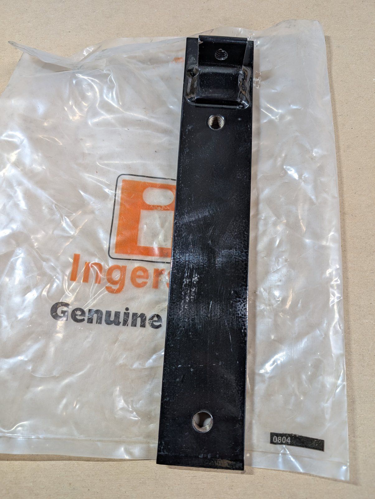 C37575 ( replaces G3010024 ) WMT- REAR DECK LIFT ARM RH (S) - Ingersoll/Case Tractor Part